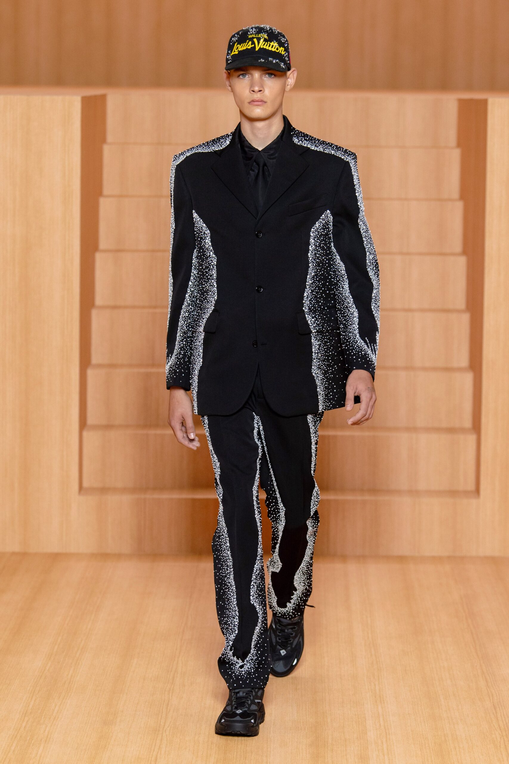 Louis Vuitton S/S 22 Menswear Look 54