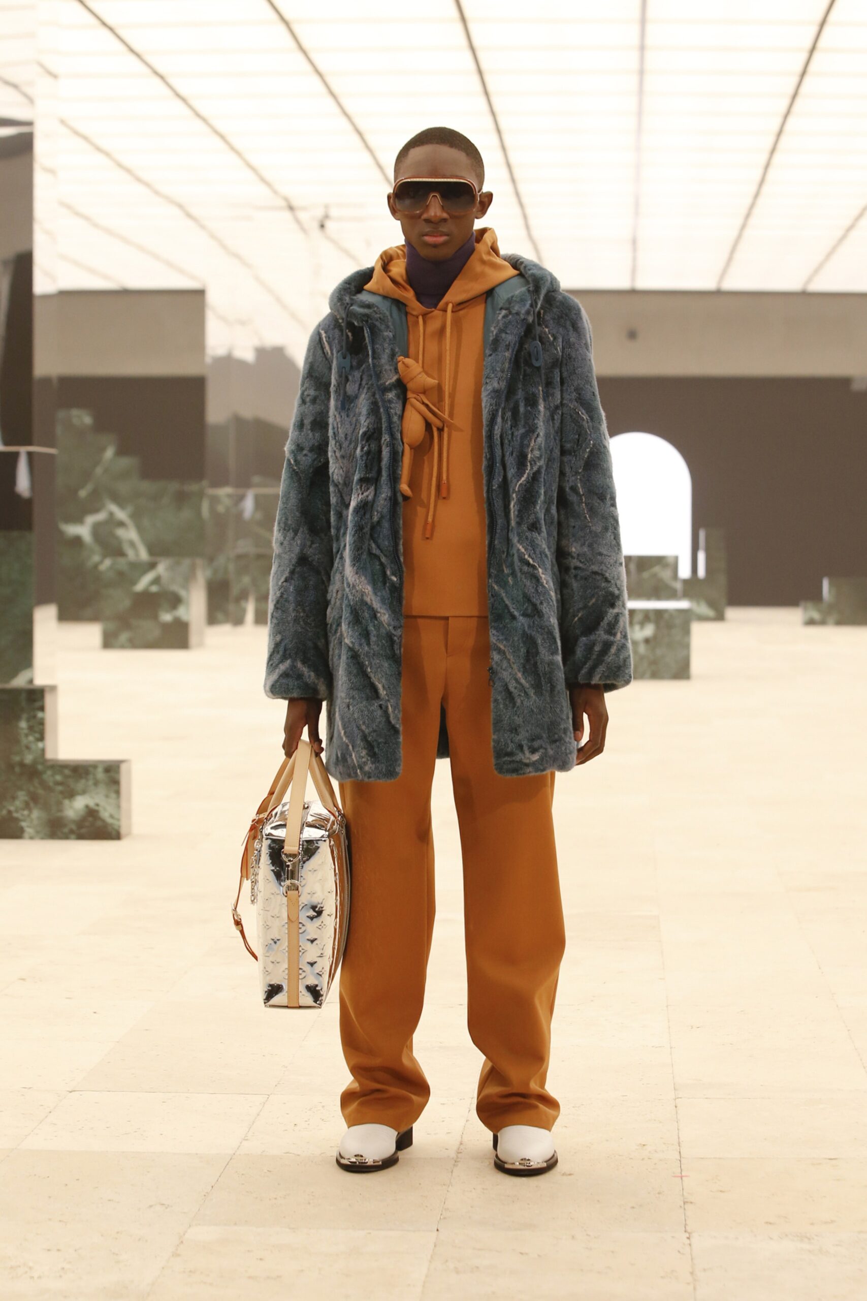 Louis Vuitton F/W 21 Menswear Look 54