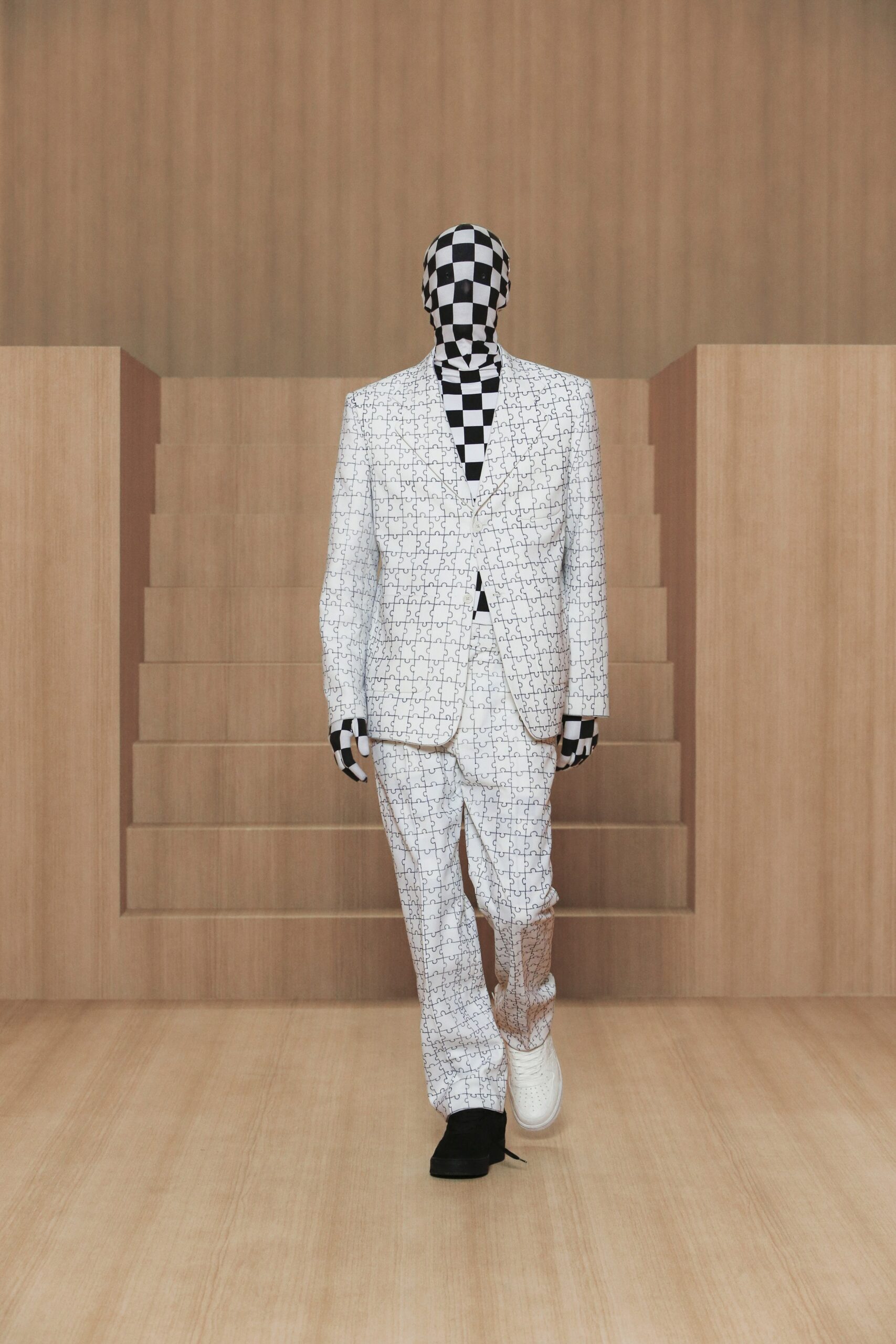 Louis Vuitton S/S 22 Menswear Look 57
