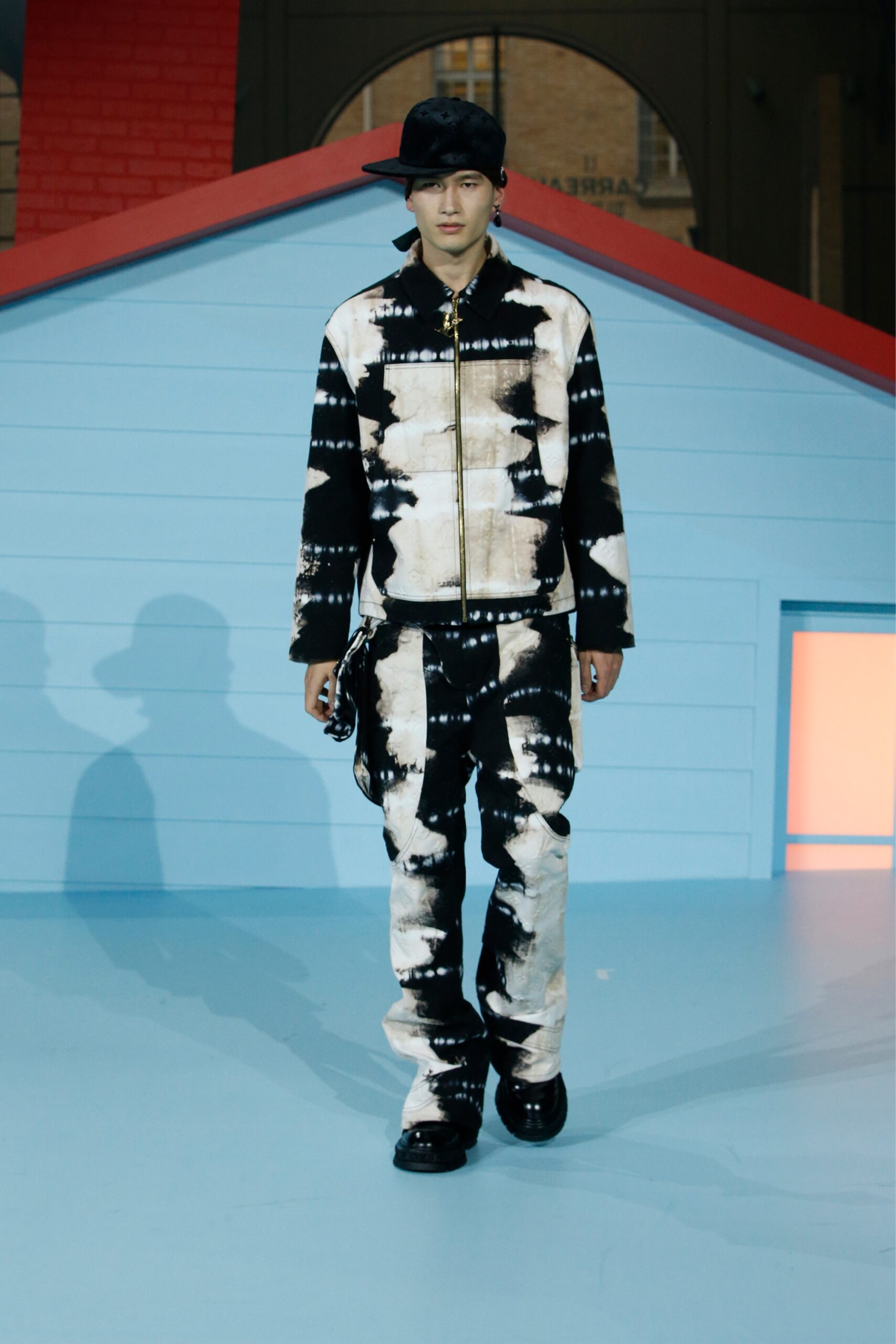 Louis Vuitton F/W 22 Menswear Look 59