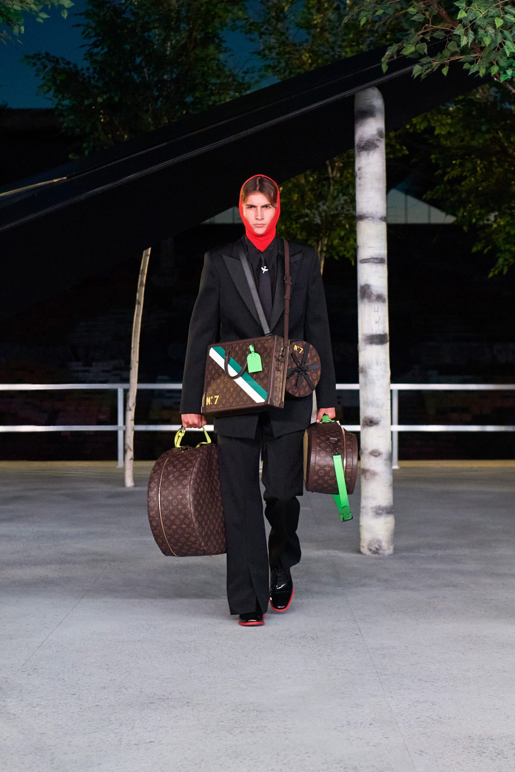 Louis Vuitton S/S 22 Menswear Look 82