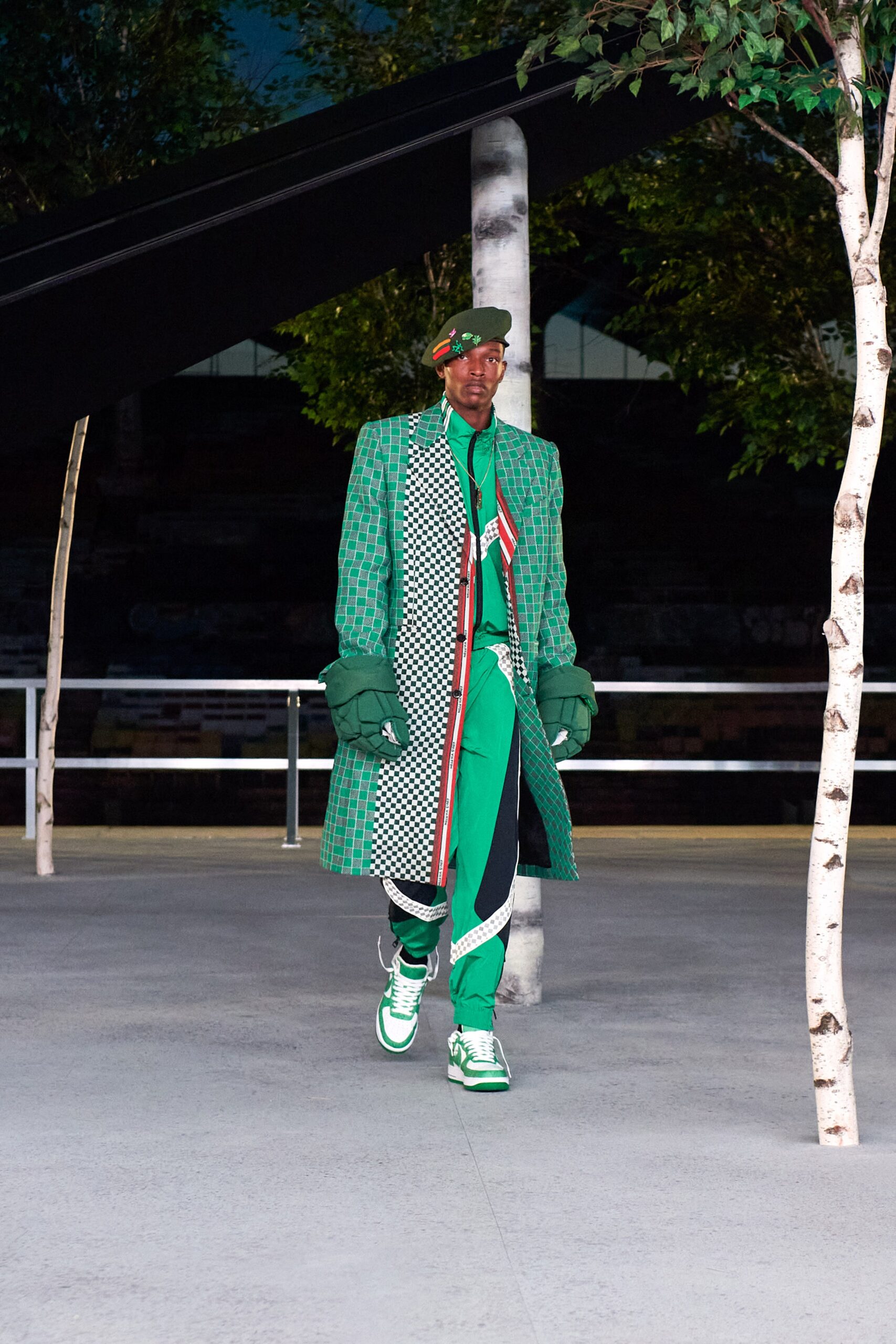 Louis Vuitton S/S 22 Menswear Look 85