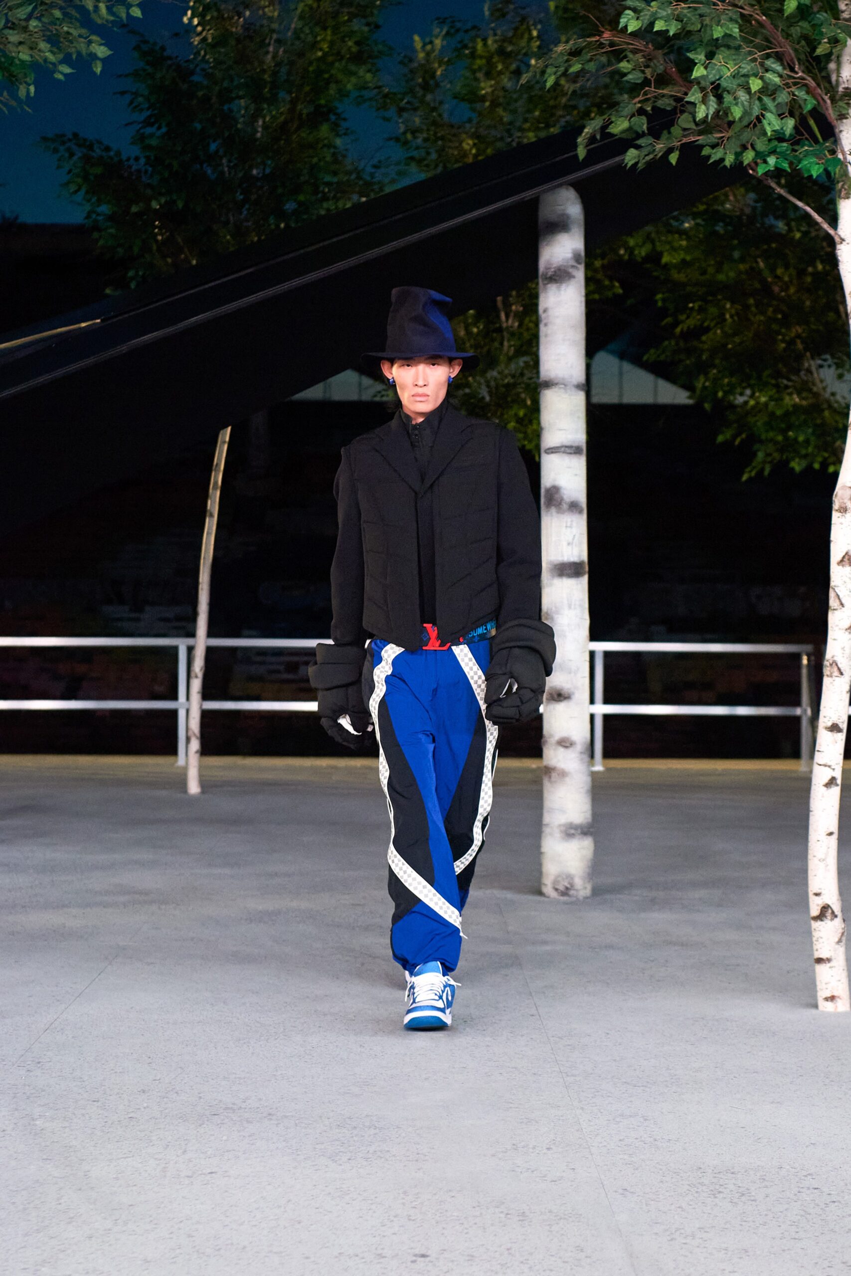Louis Vuitton S/S 22 Menswear Look 86