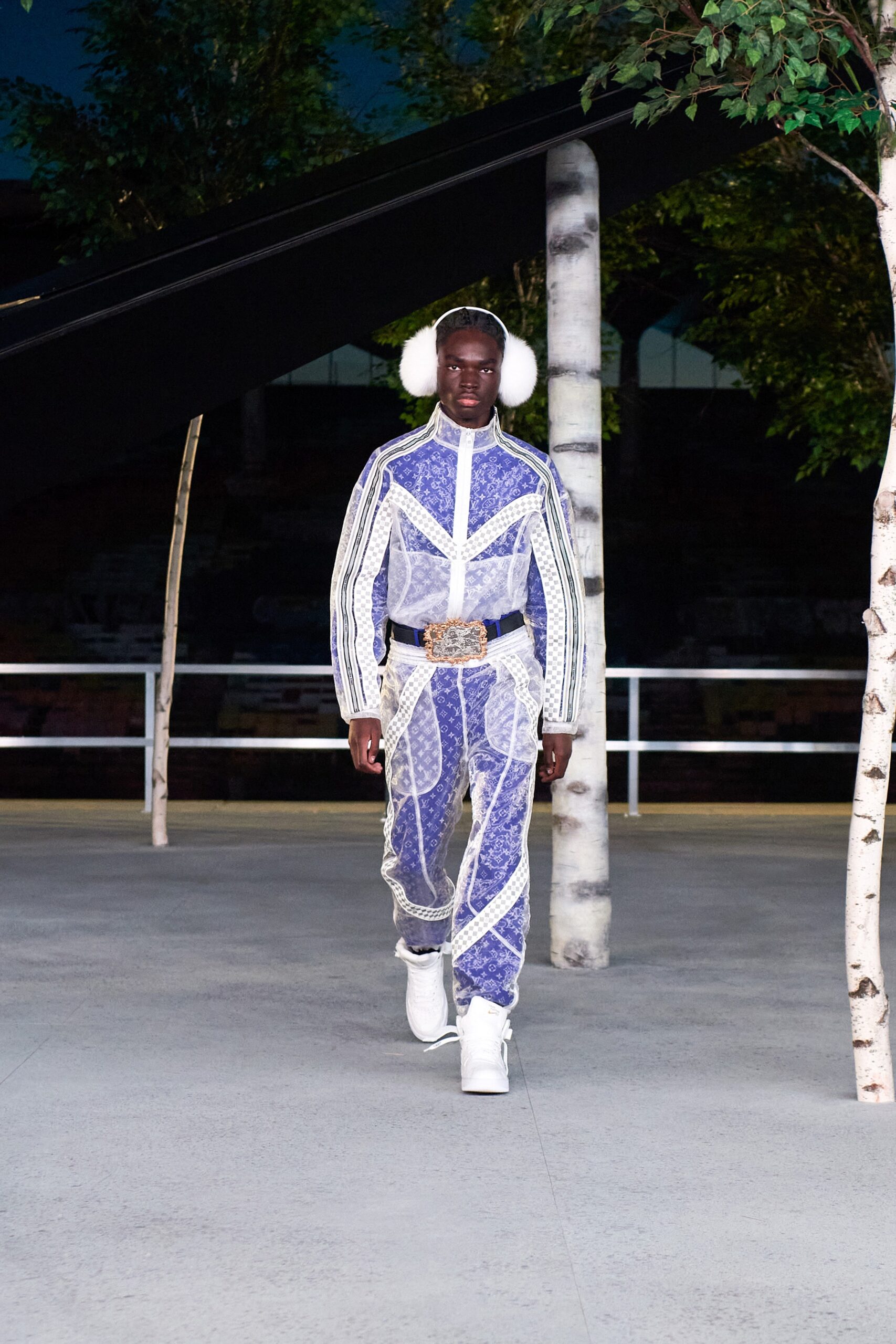 Louis Vuitton S/S 22 Menswear Look 93