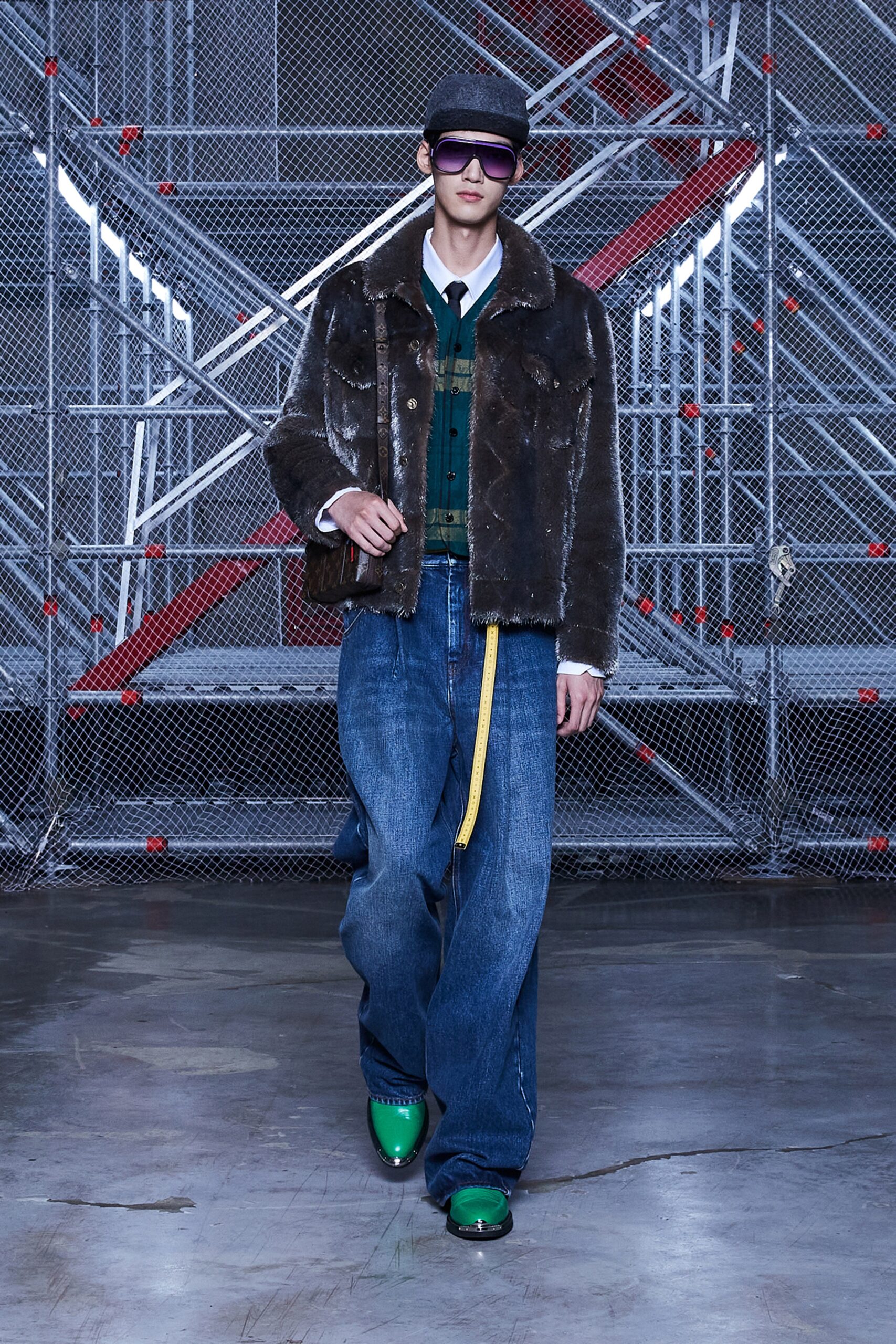 Louis Vuitton F/W 21 Menswear Look 94