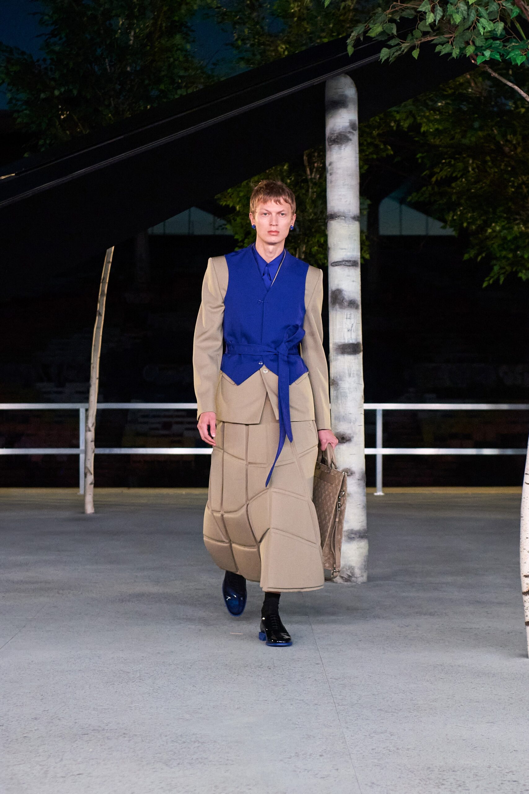Louis Vuitton S/S 22 Menswear Look 98