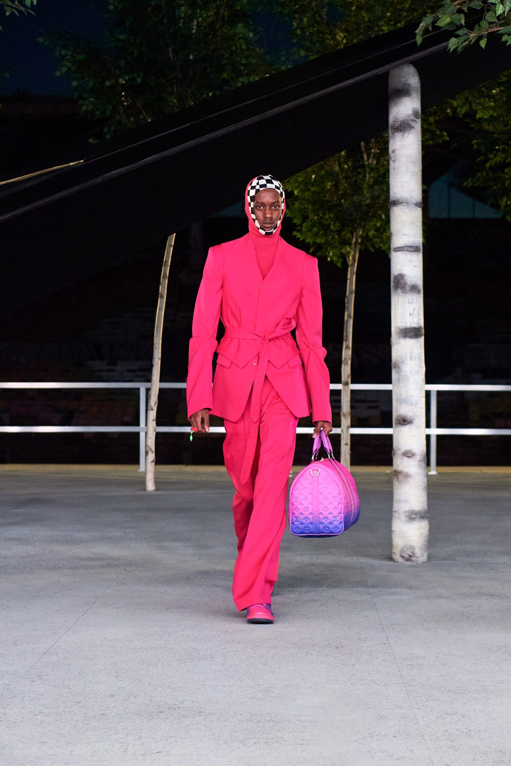 Louis Vuitton S/S 22 Menswear Look 122