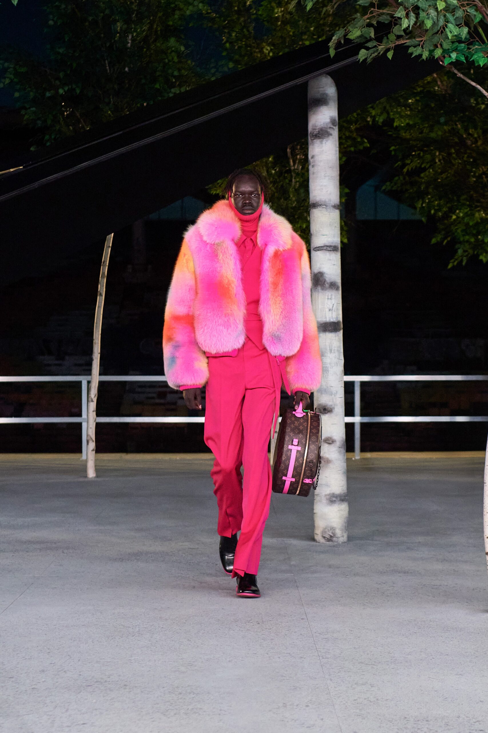 Louis Vuitton S/S 22 Menswear Look 125