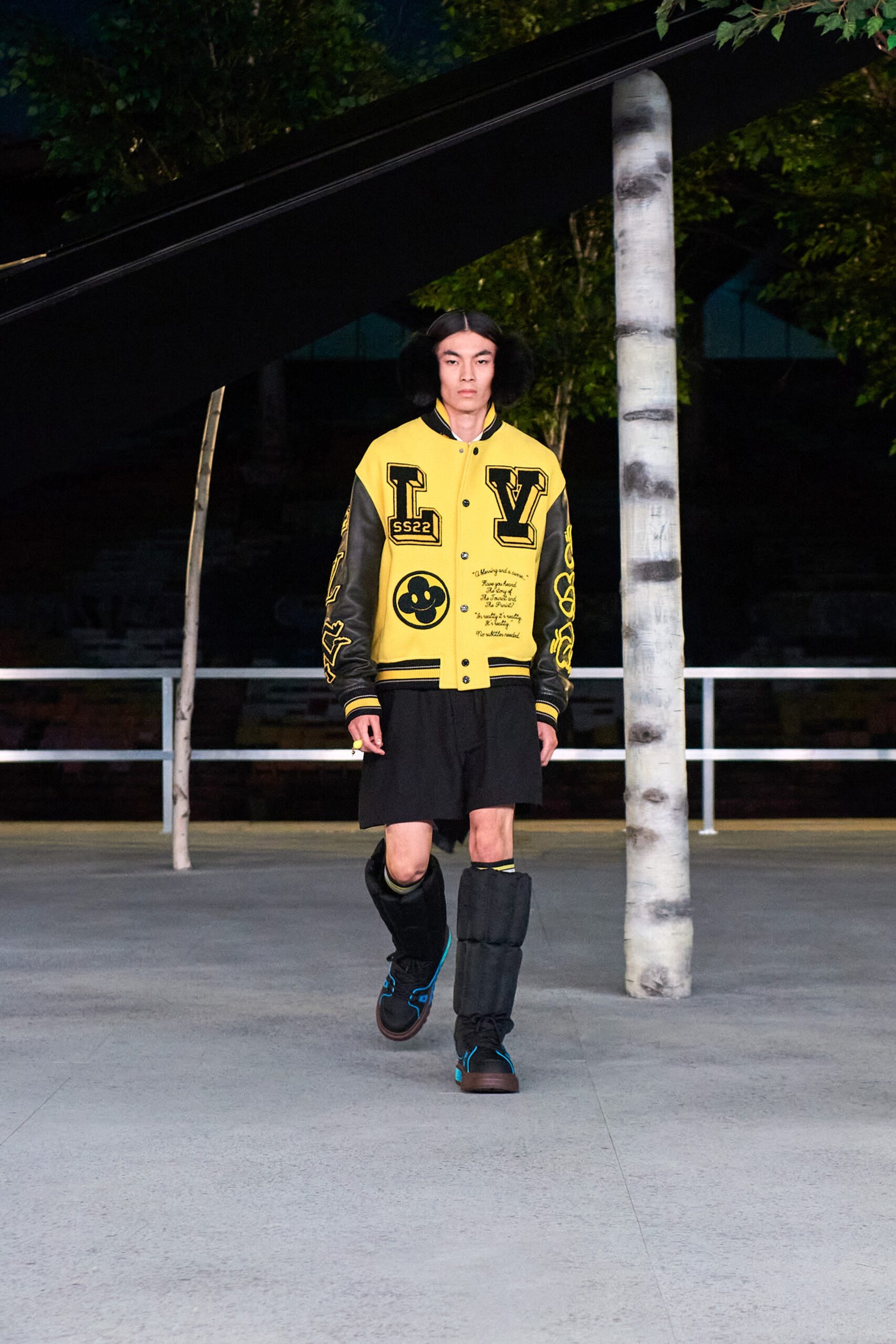 Louis Vuitton S/S 22 Menswear Look 127