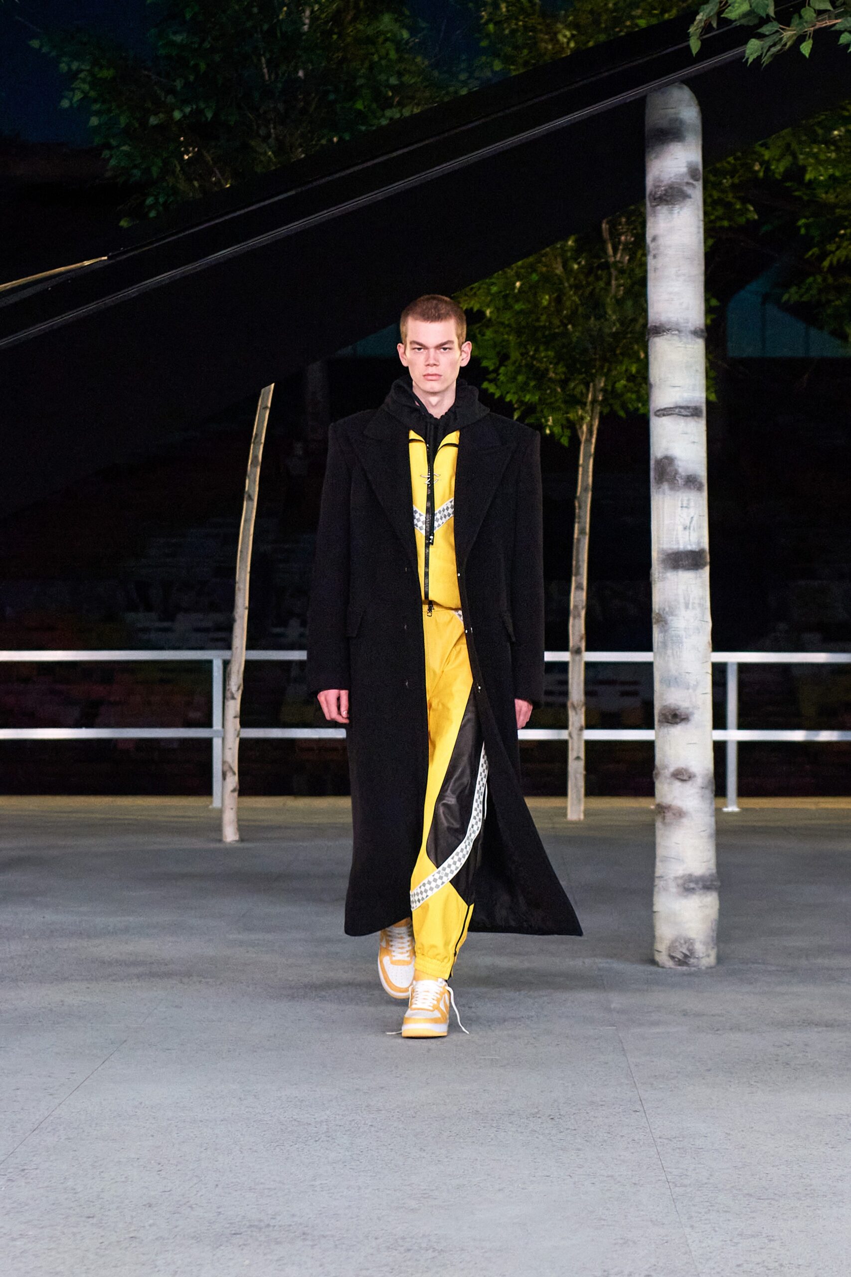 Louis Vuitton S/S 22 Menswear Look 128