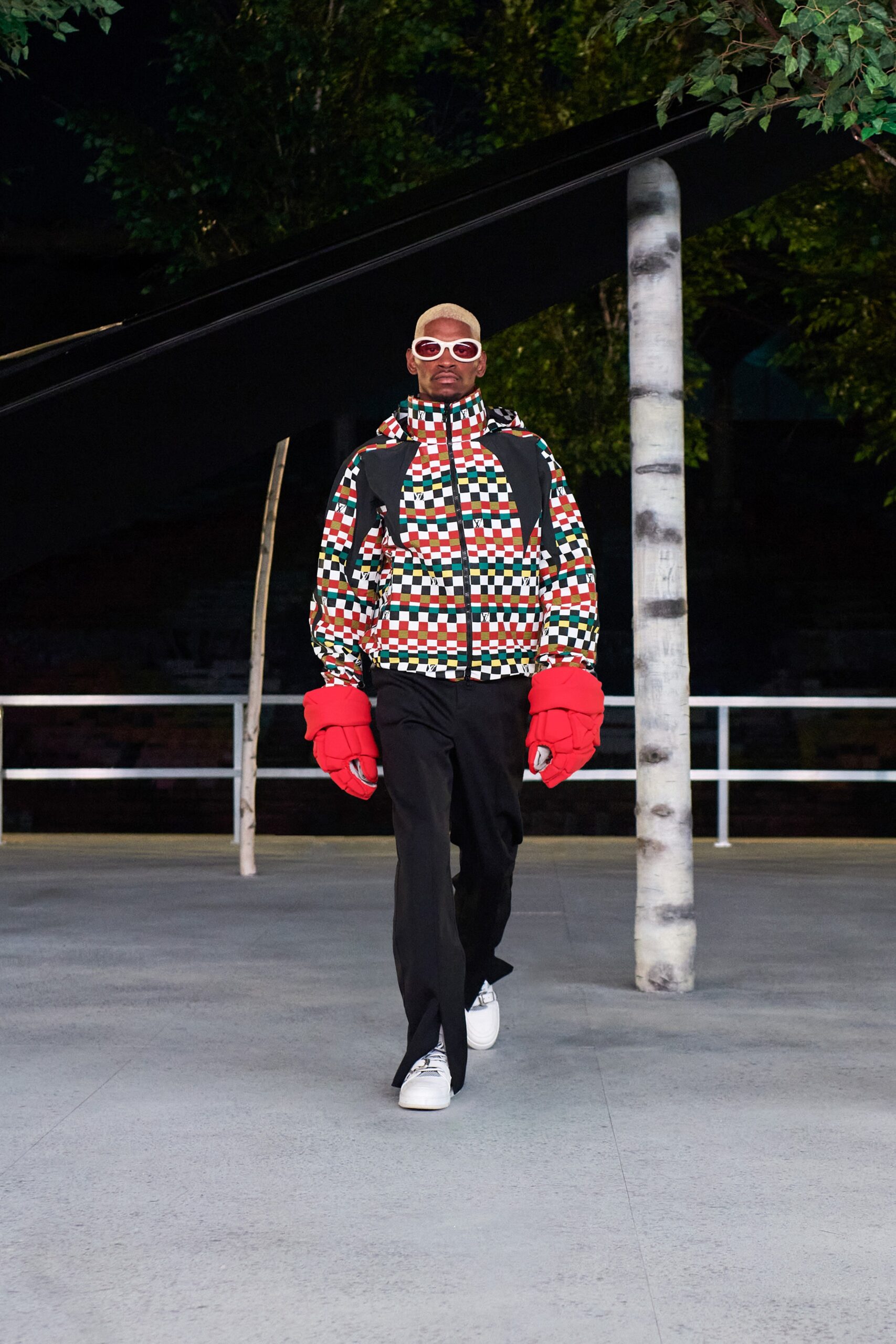 Louis Vuitton S/S 22 Menswear Look 133