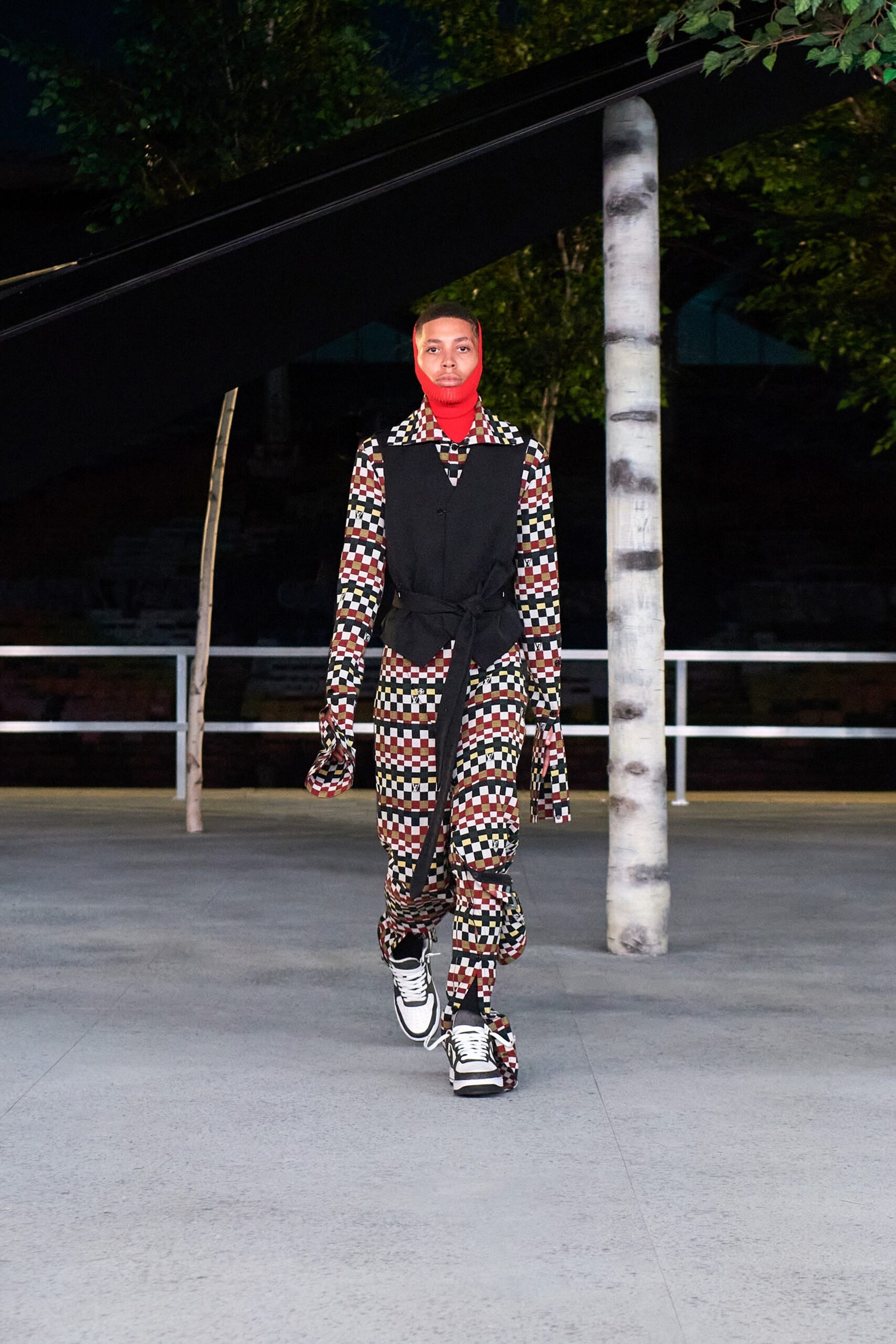 Louis Vuitton S/S 22 Menswear Look 135