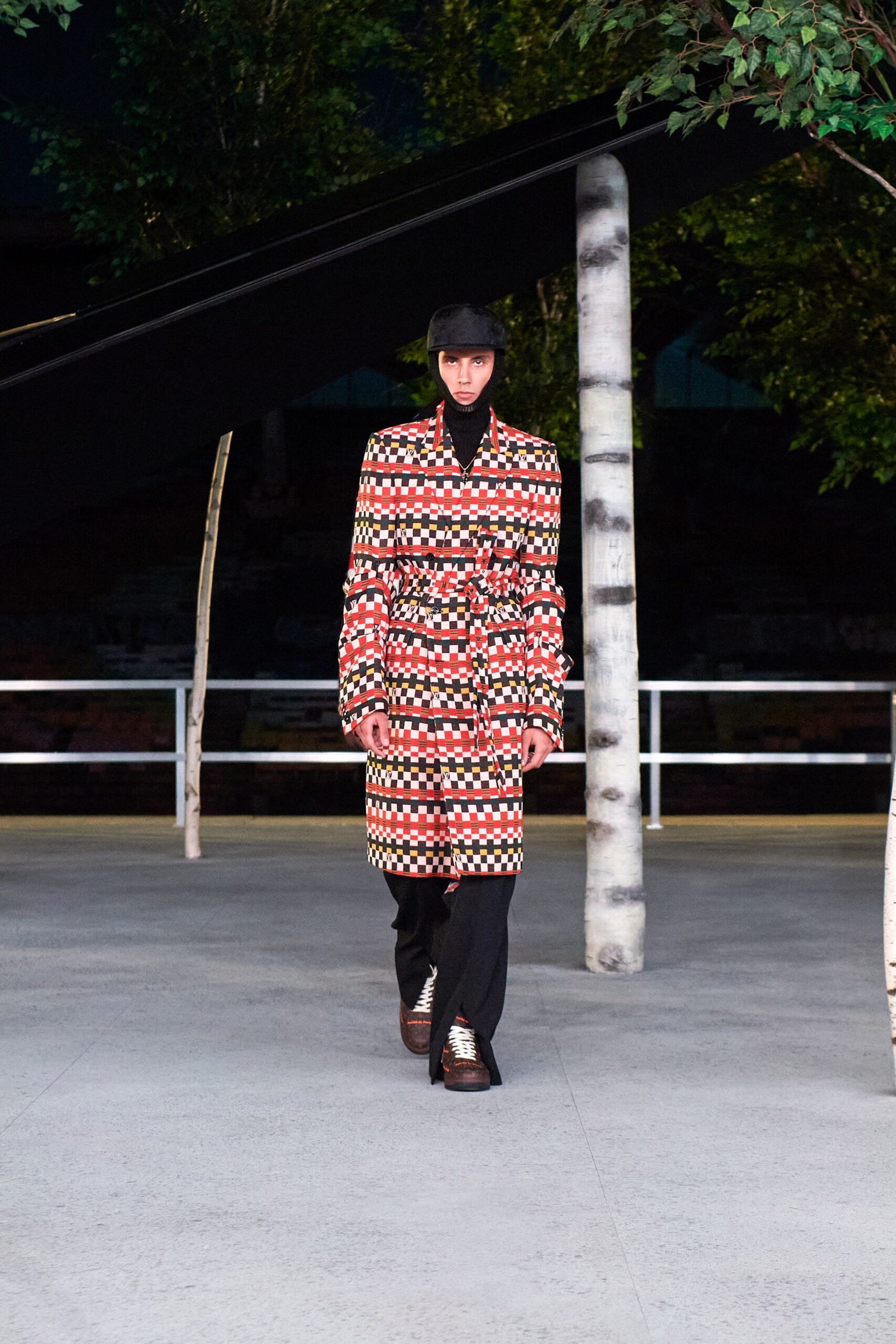 Louis Vuitton S/S 22 Menswear Look 137