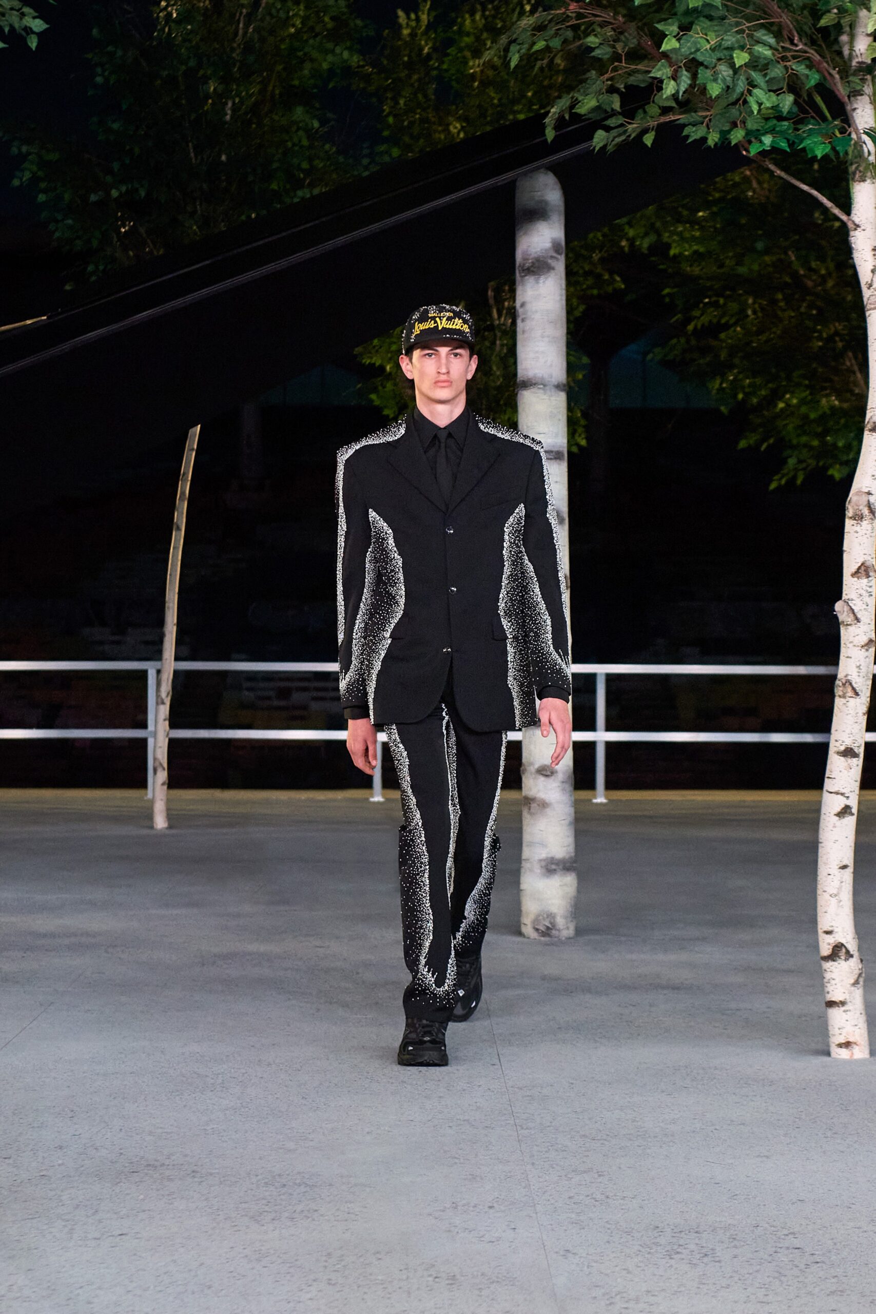 Louis Vuitton S/S 22 Menswear Look 141