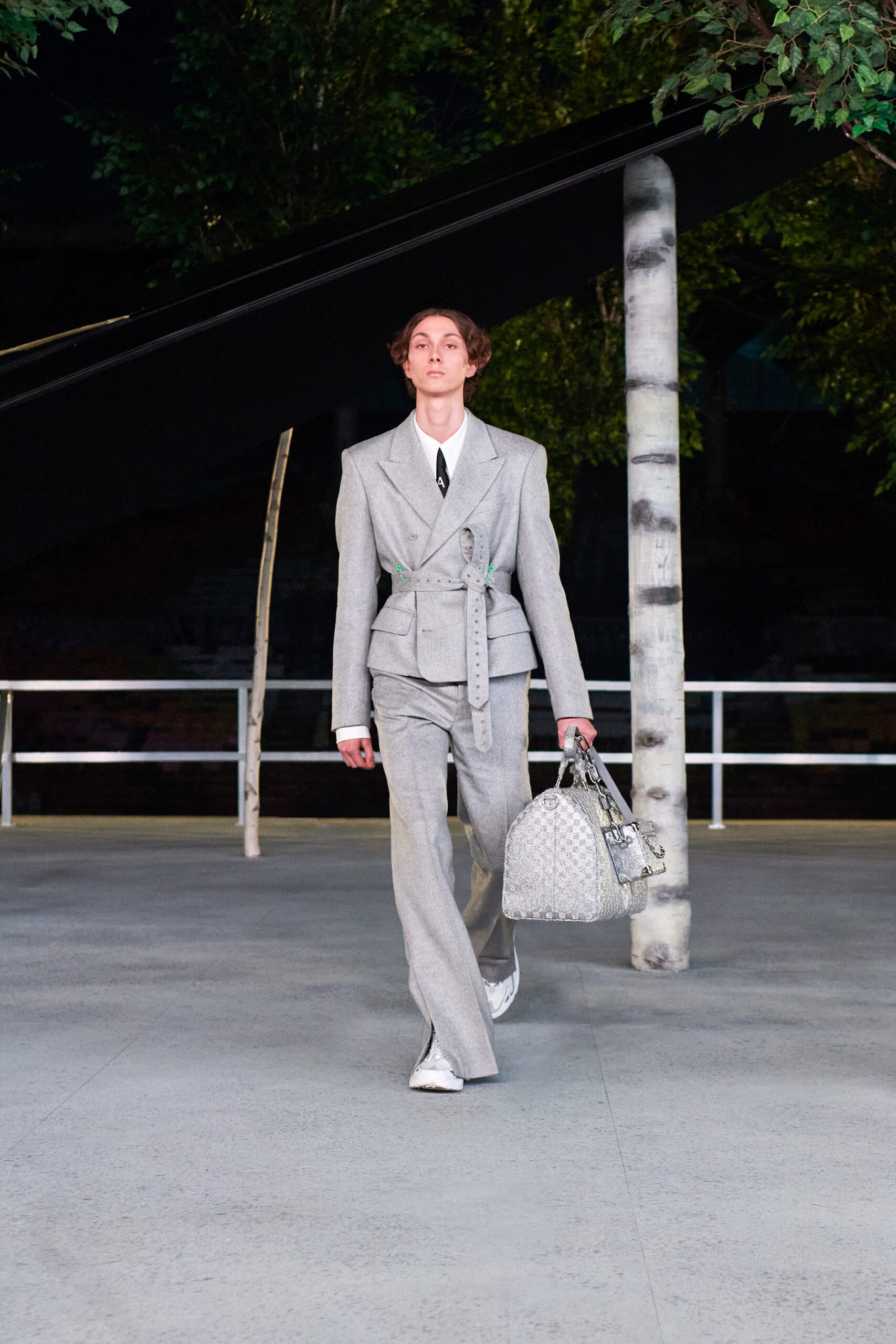 Louis Vuitton S/S 22 Menswear Look 144