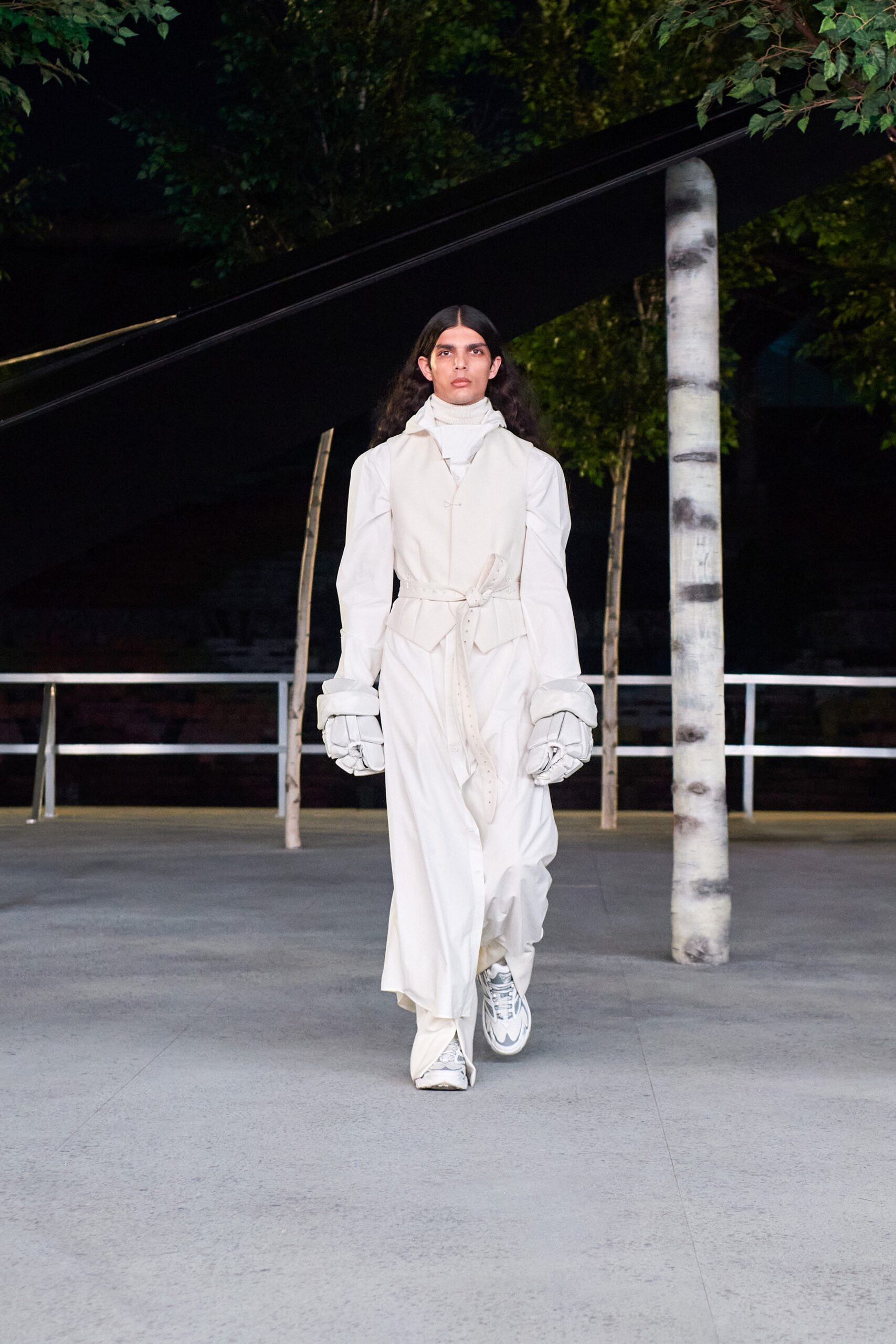 Louis Vuitton S/S 22 Menswear Look 153