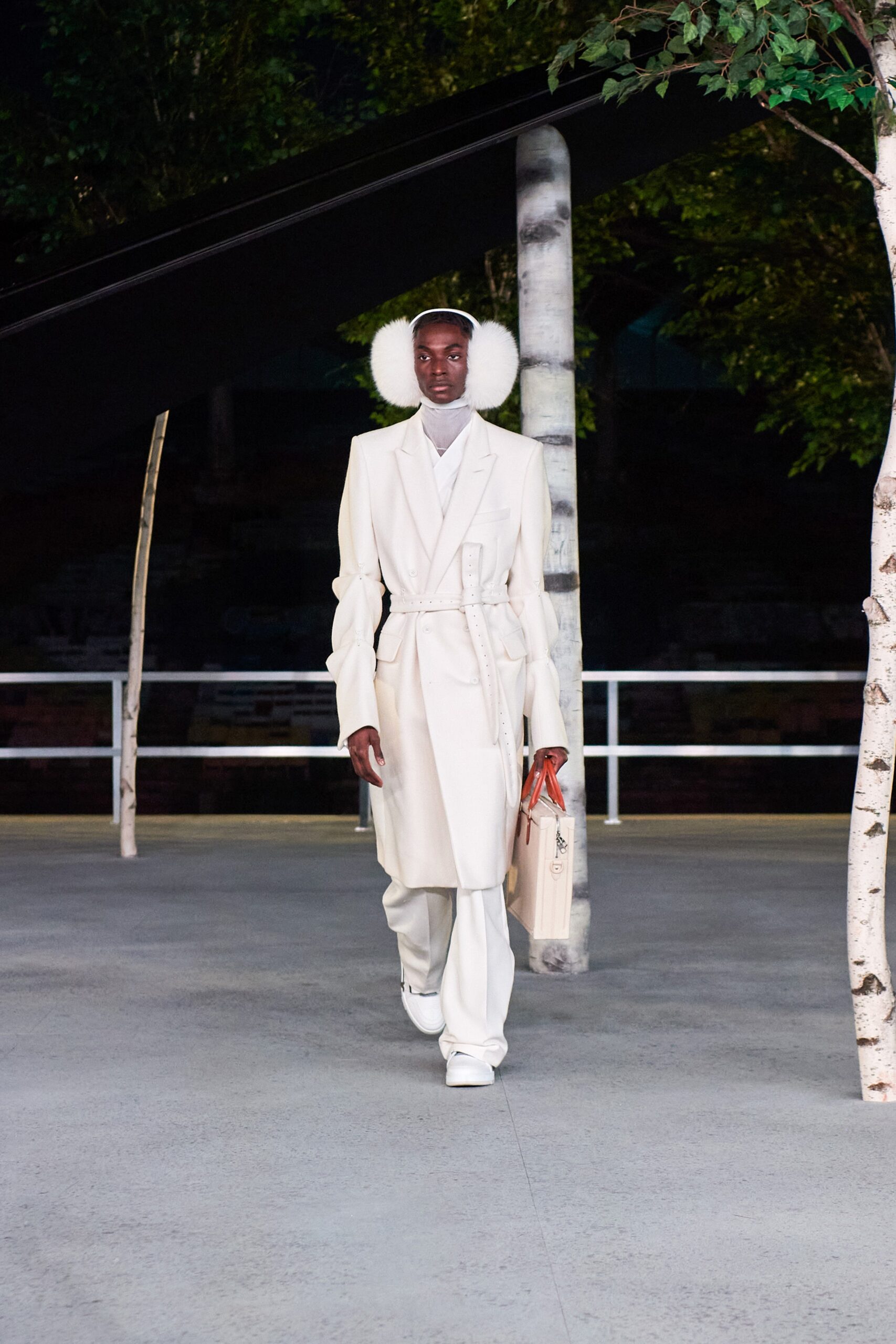Louis Vuitton S/S 22 Menswear Look 155