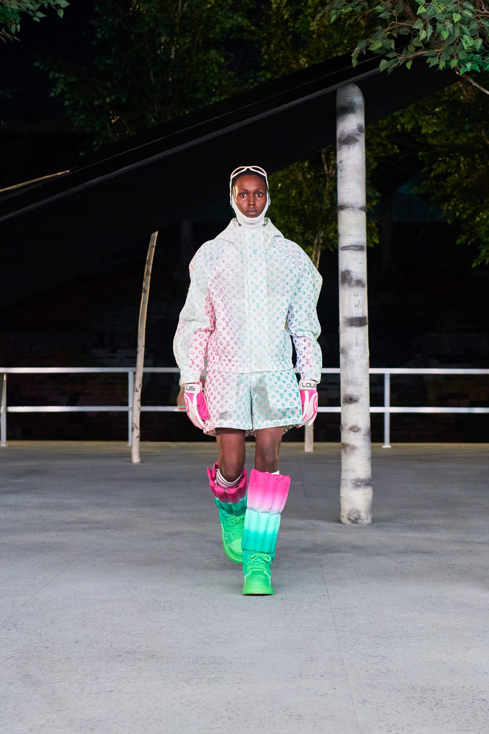 Louis Vuitton S/S 22 Menswear Look 156