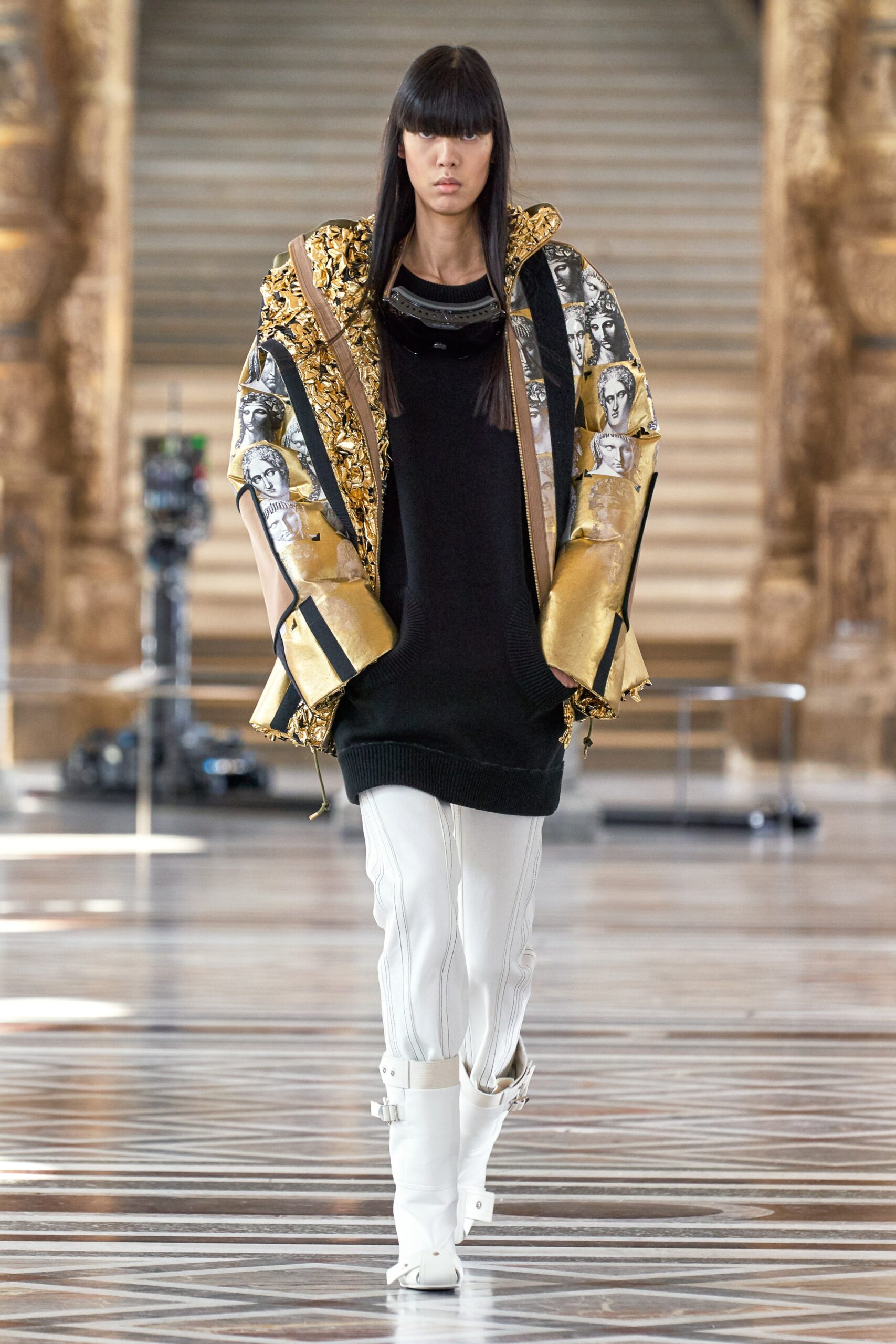 Louis Vuitton F/W 21 Look 2
