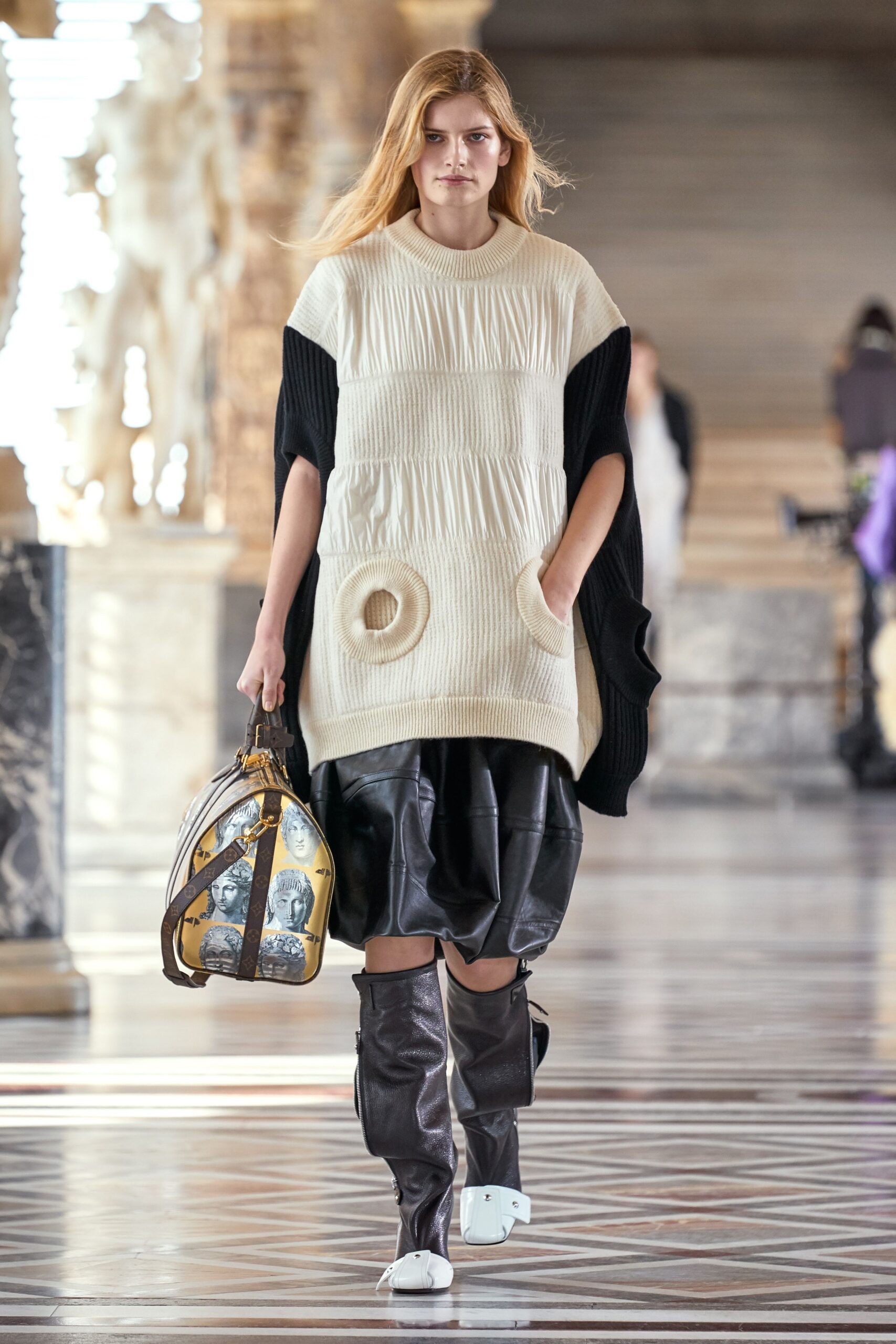 Louis Vuitton F/W 21 Look 16