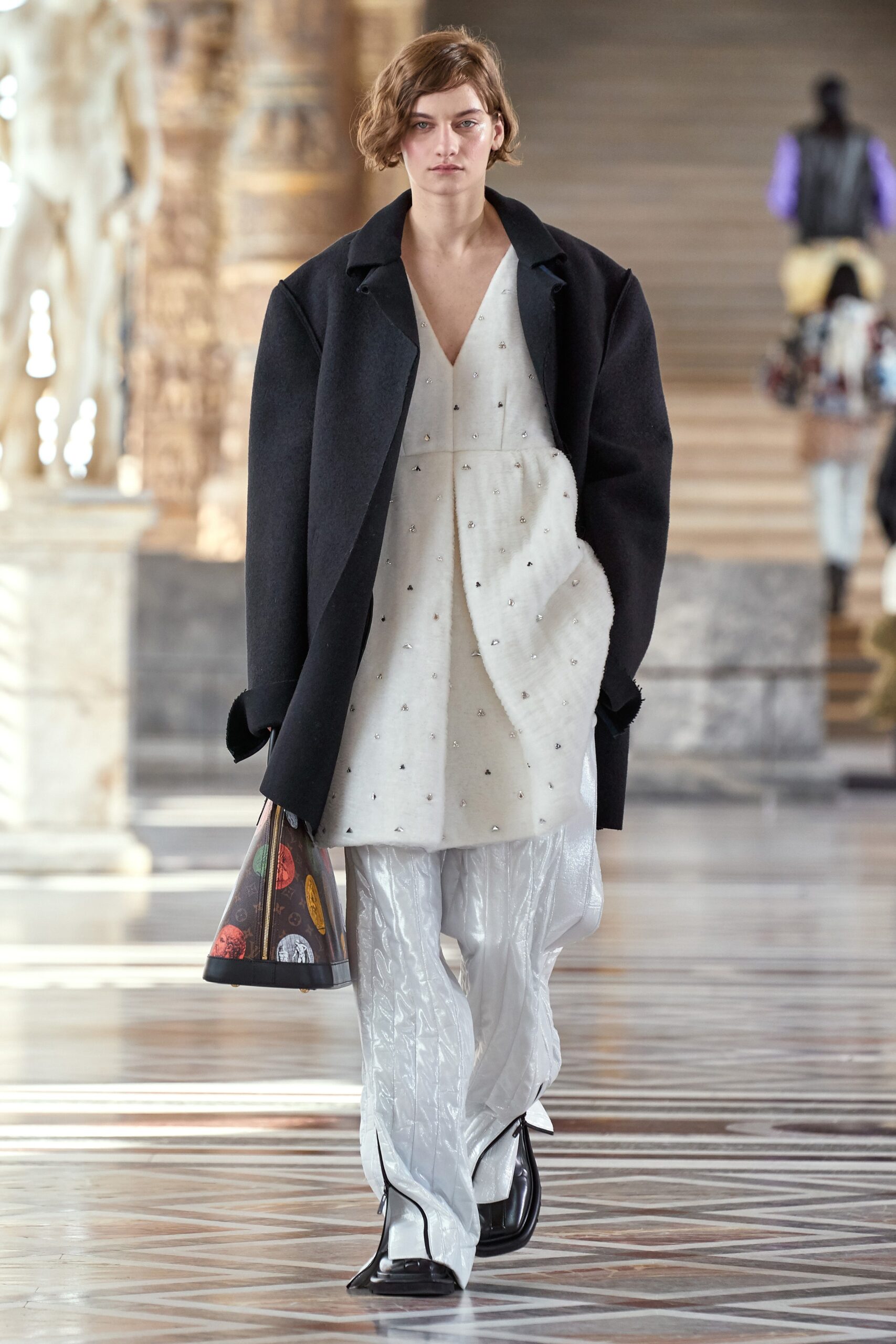 Louis Vuitton F/W 21 Look 20