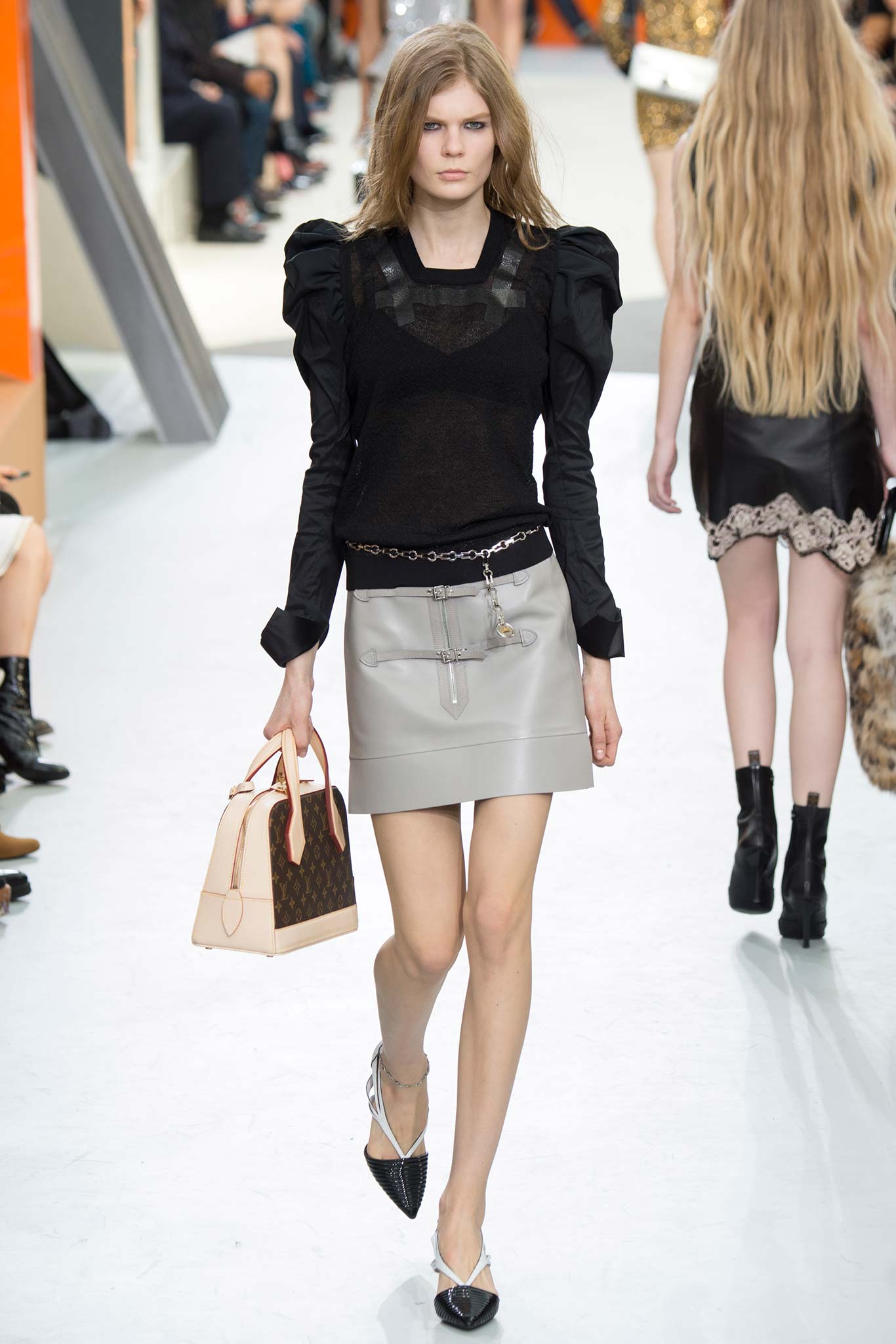 Louis Vuitton F/W 15 Look 32