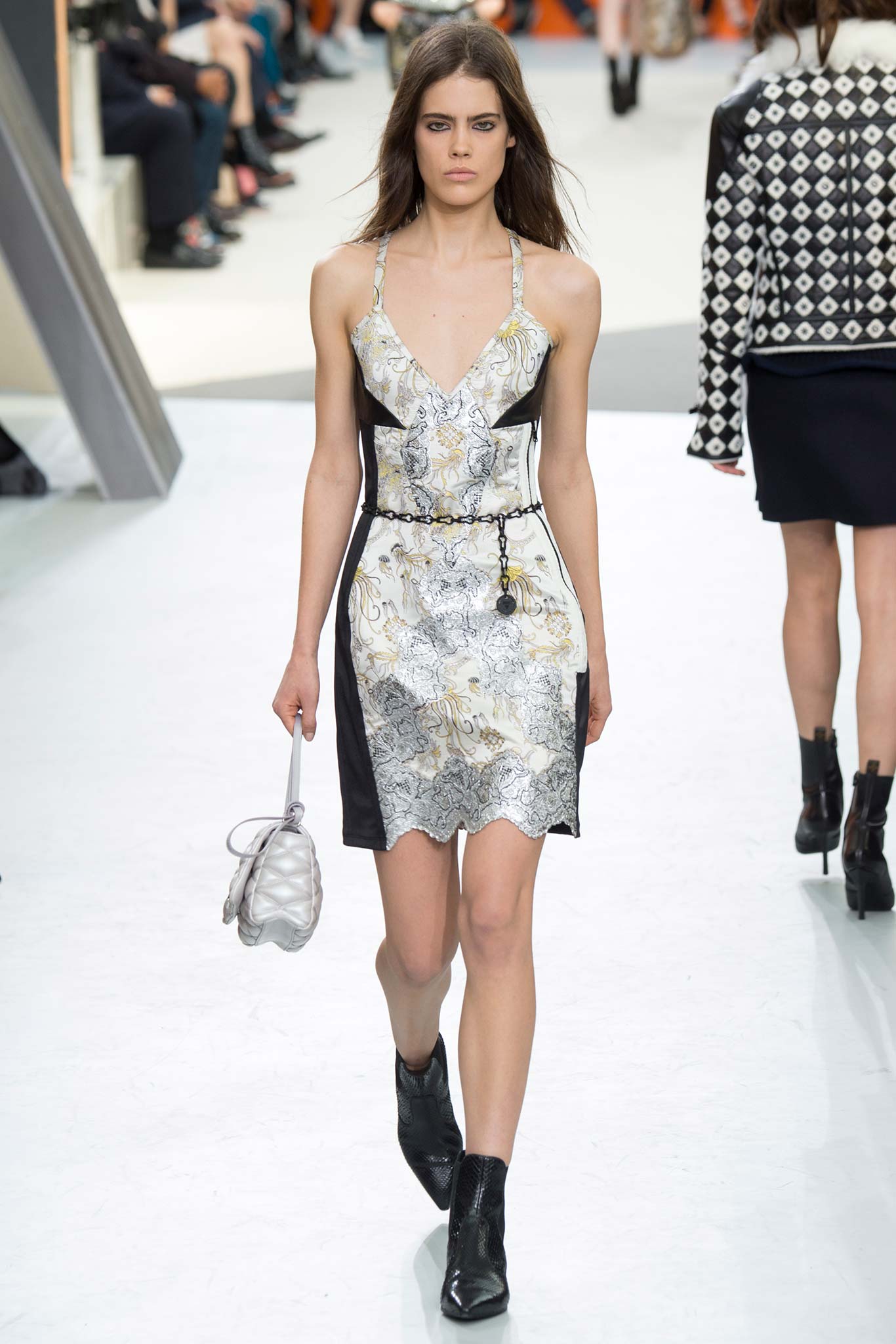 Louis Vuitton F/W 15 Look 34