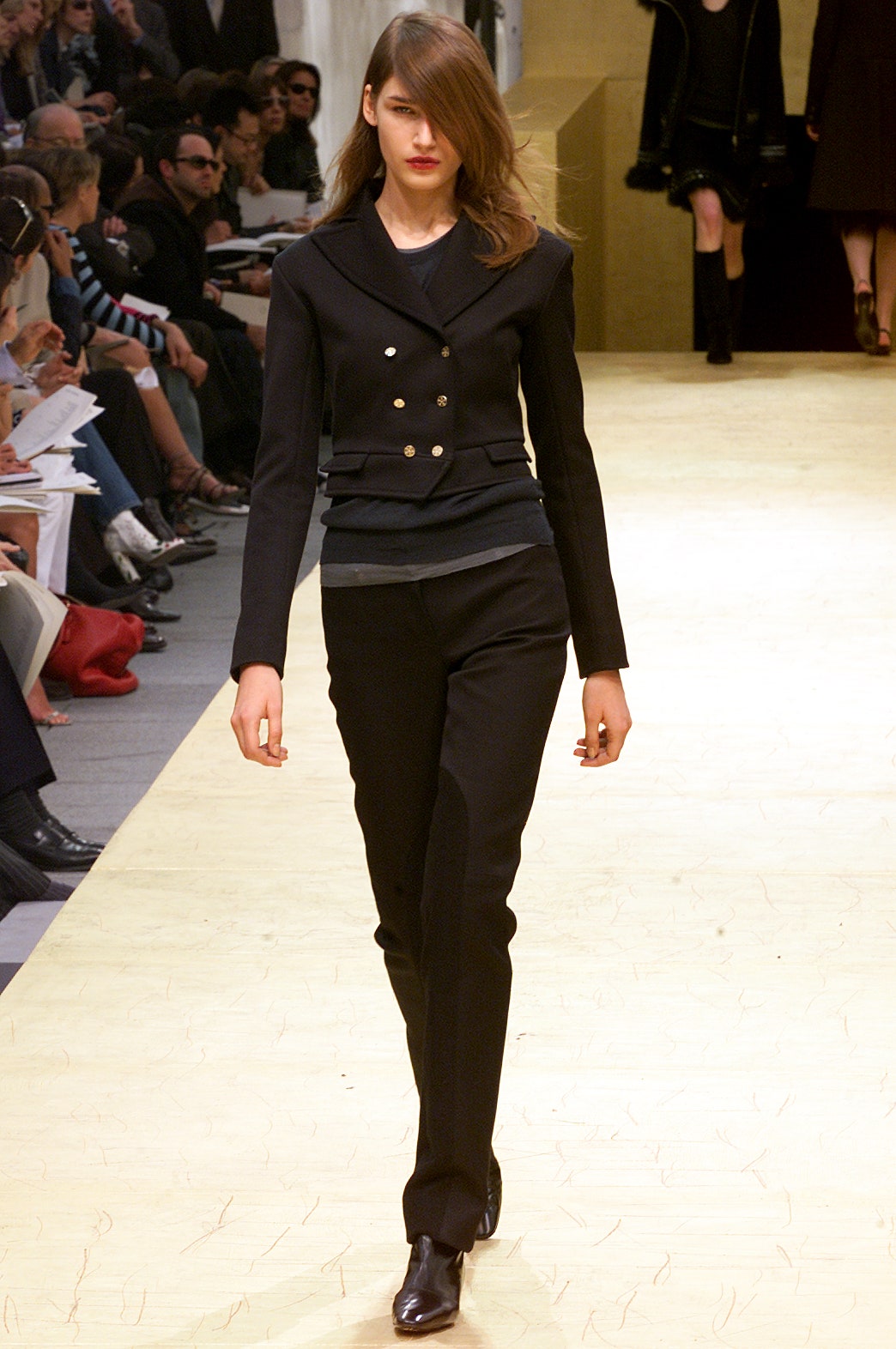 Louis Vuitton F/W 02 Look 37