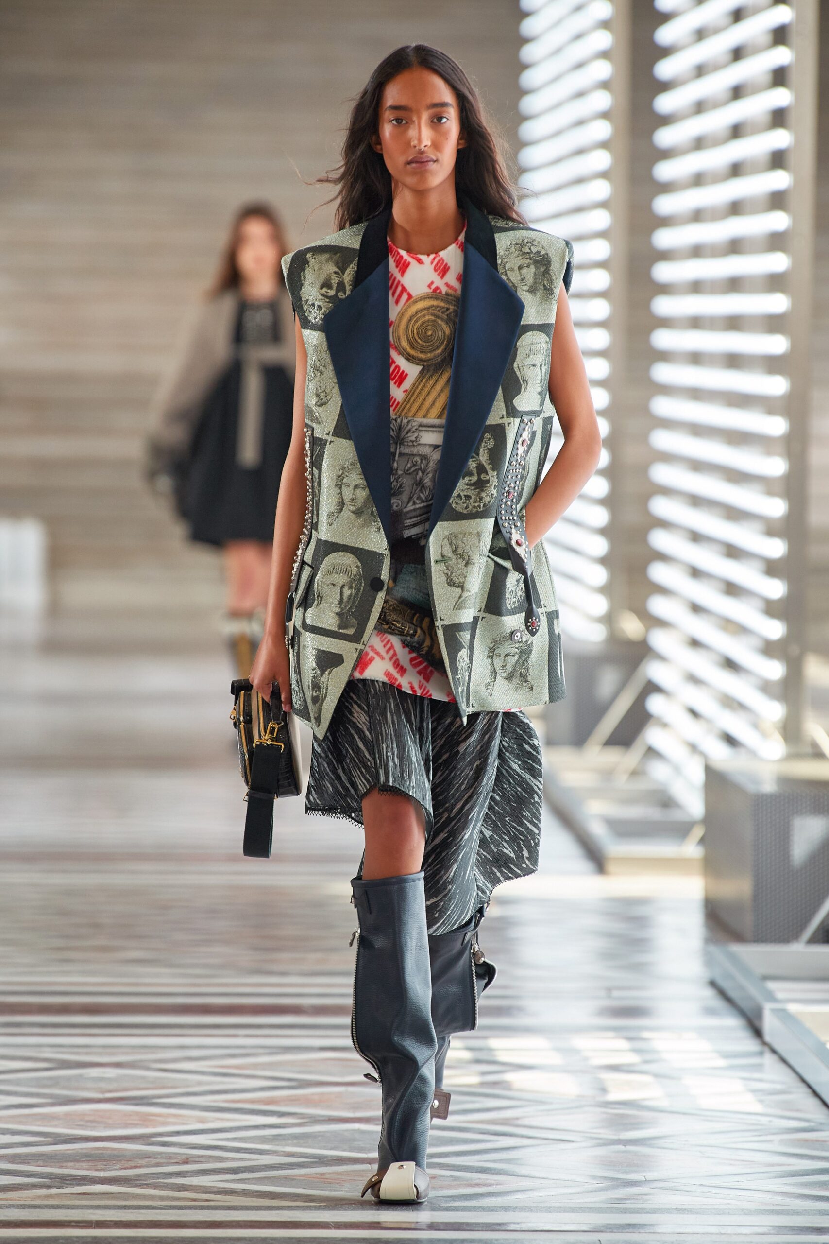 Louis Vuitton F/W 21 Look 37