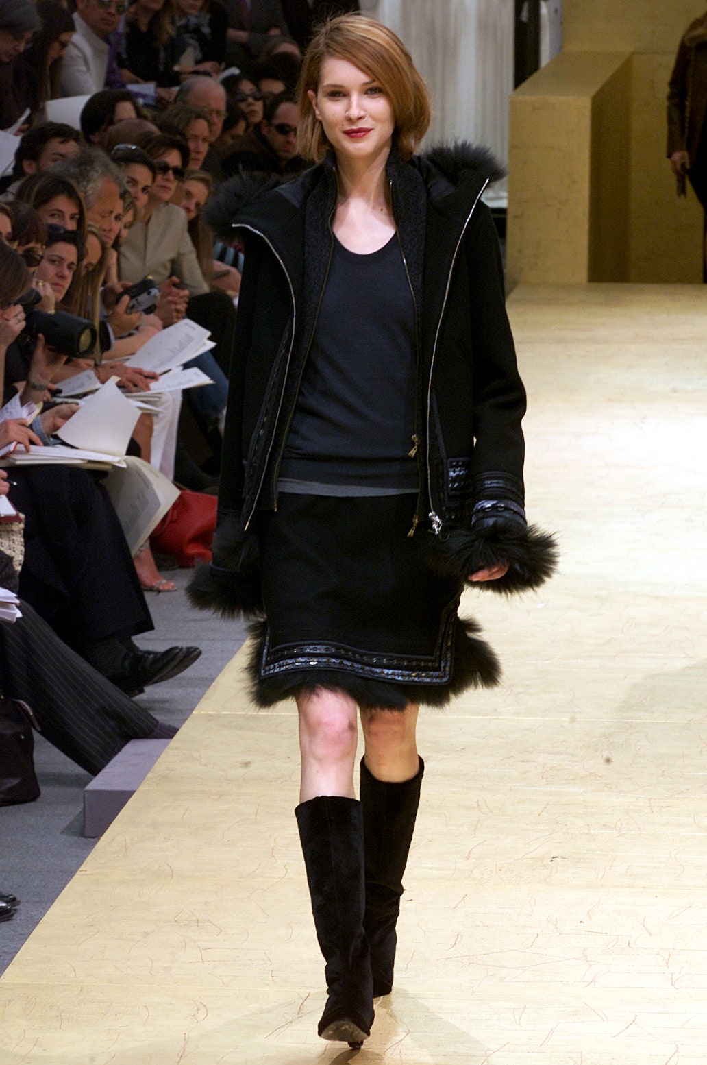 Louis Vuitton F/W 02 Look 38