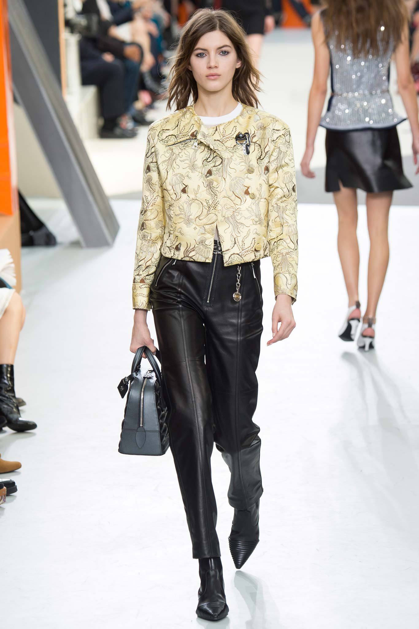 Louis Vuitton F/W 15 Look 37