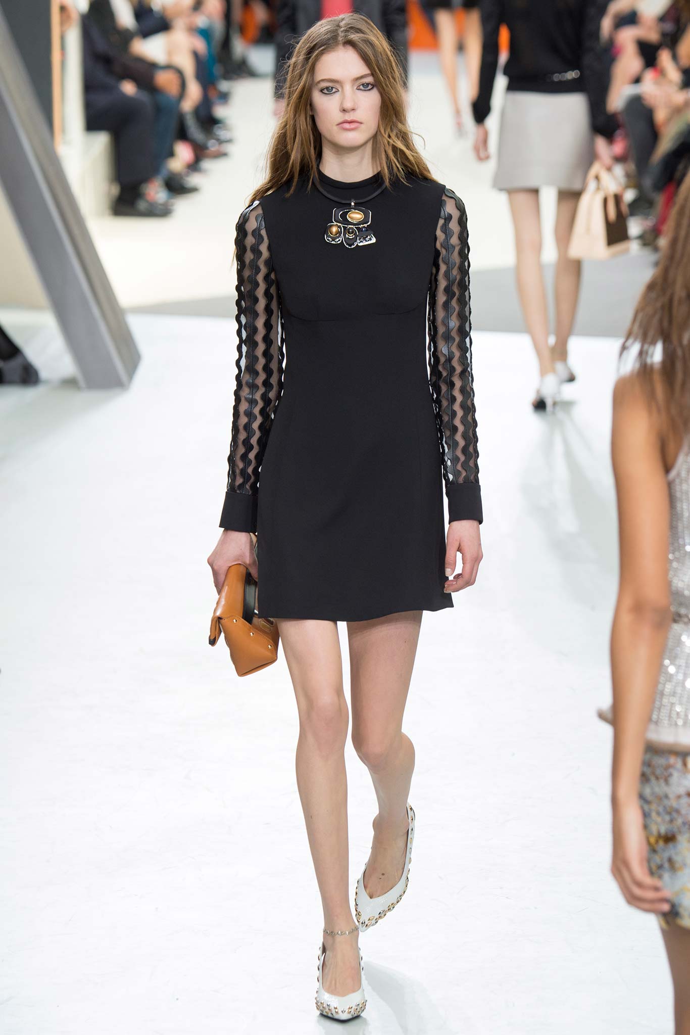 Louis Vuitton F/W 15 Look 38