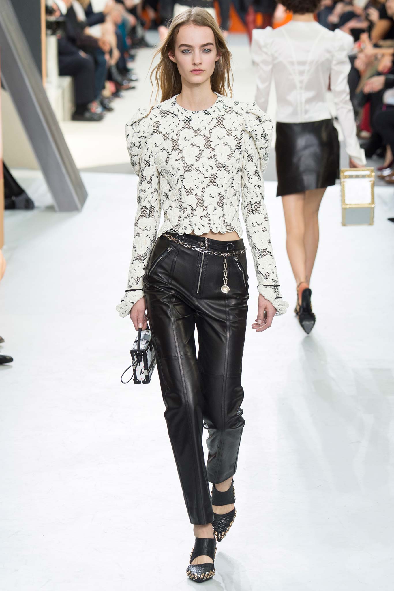 Louis Vuitton F/W 15 Look 46