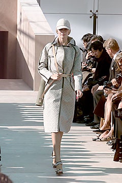 Louis Vuitton S/S 00 Look 1