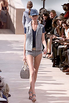 Louis Vuitton S/S 00 Look 22