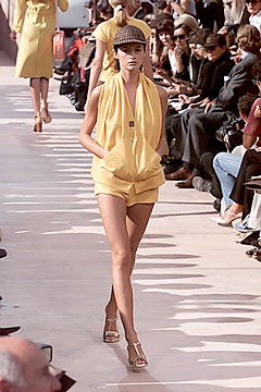 Louis Vuitton S/S 00 Look 32