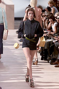 Louis Vuitton S/S 00 Look 37