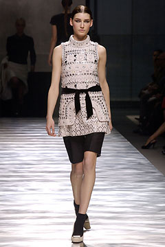 Louis Vuitton F/W 03 Look 16