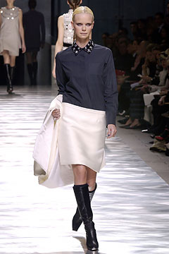 Louis Vuitton F/W 03 Look 17