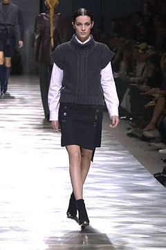 Louis Vuitton F/W 03 Look 27