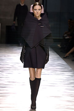 Louis Vuitton F/W 03 Look 32