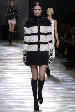 Louis Vuitton F/W 03 Look 42