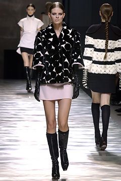 Louis Vuitton F/W 03 Look 43