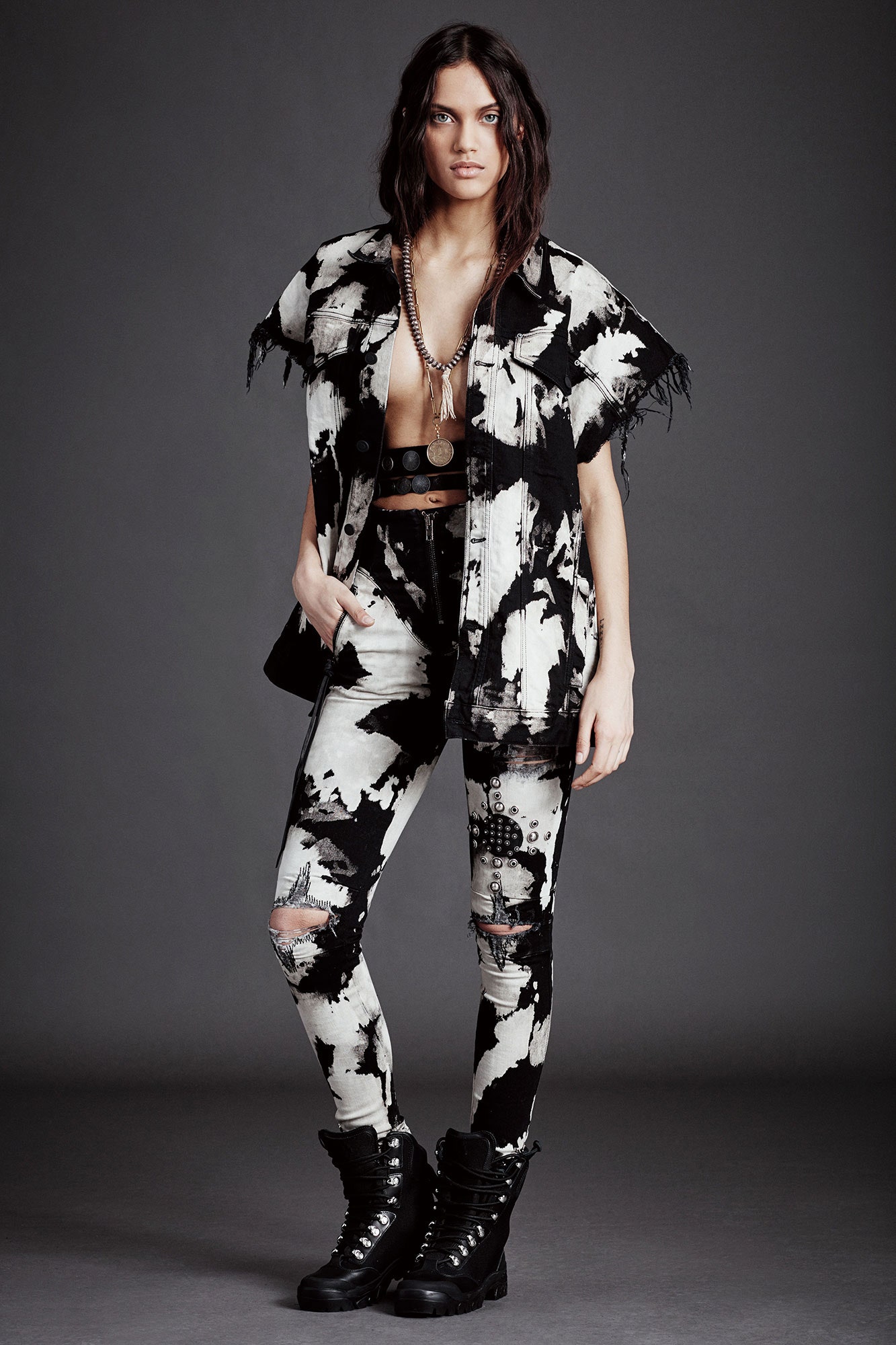 Marcelo Burlon County of Milan F/W 16 Look 15