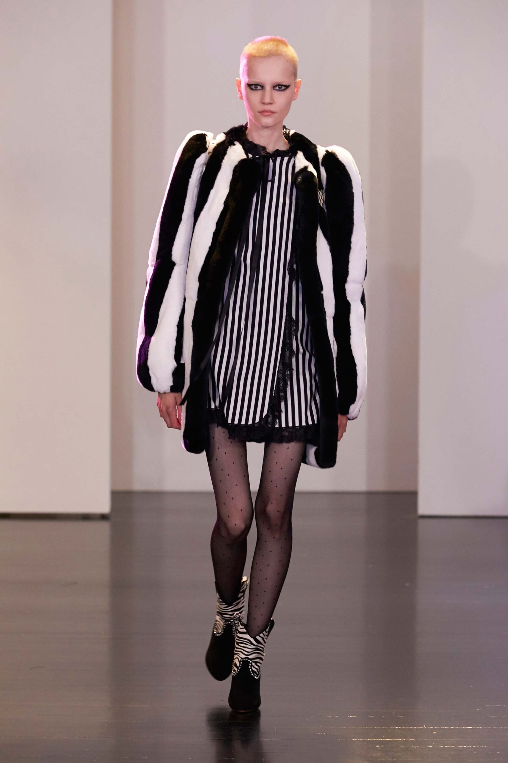 Marc Jacobs Resort 17 Look 28