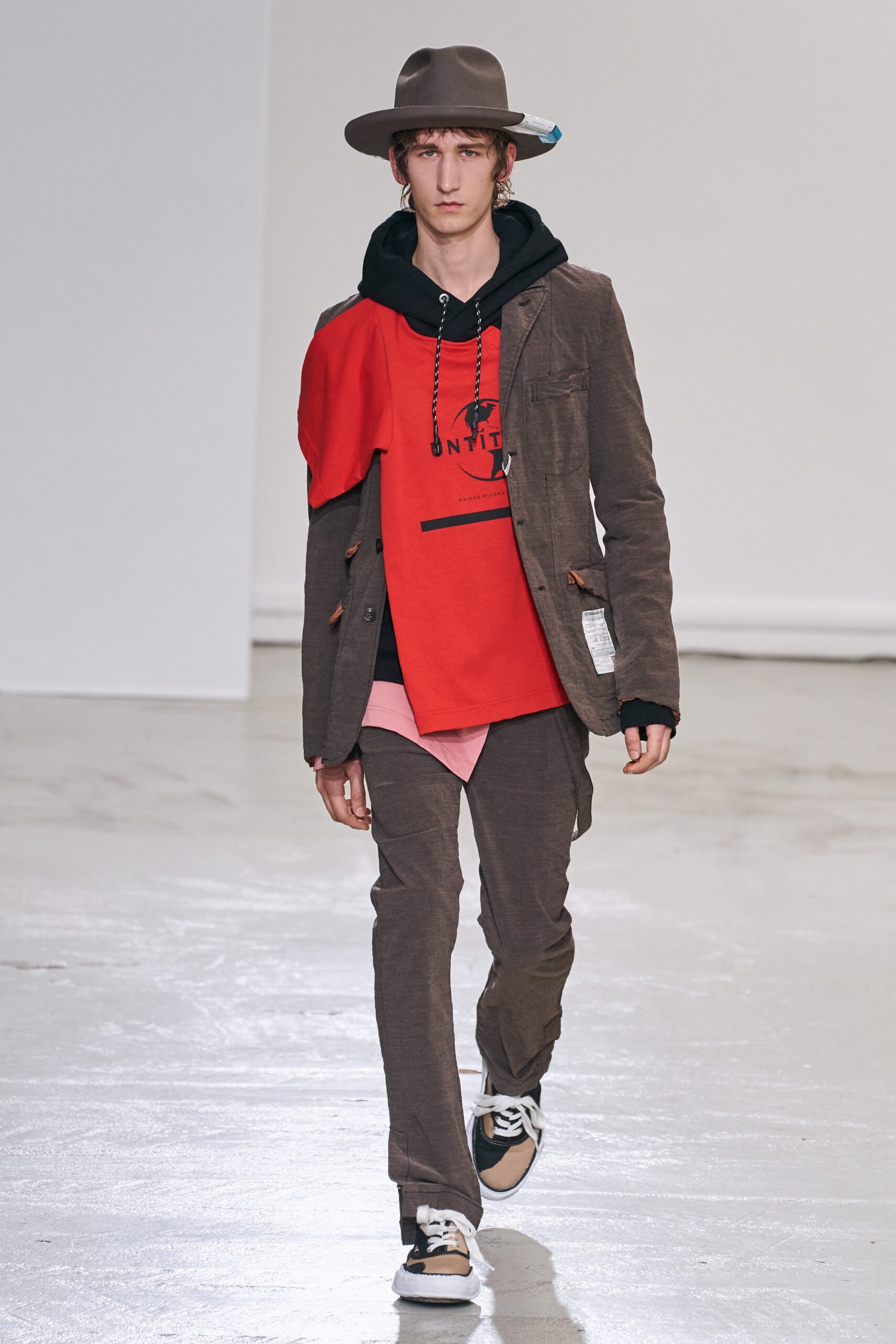 Maison Mihara Yasuhiro F/W 20 Menswear Look 1