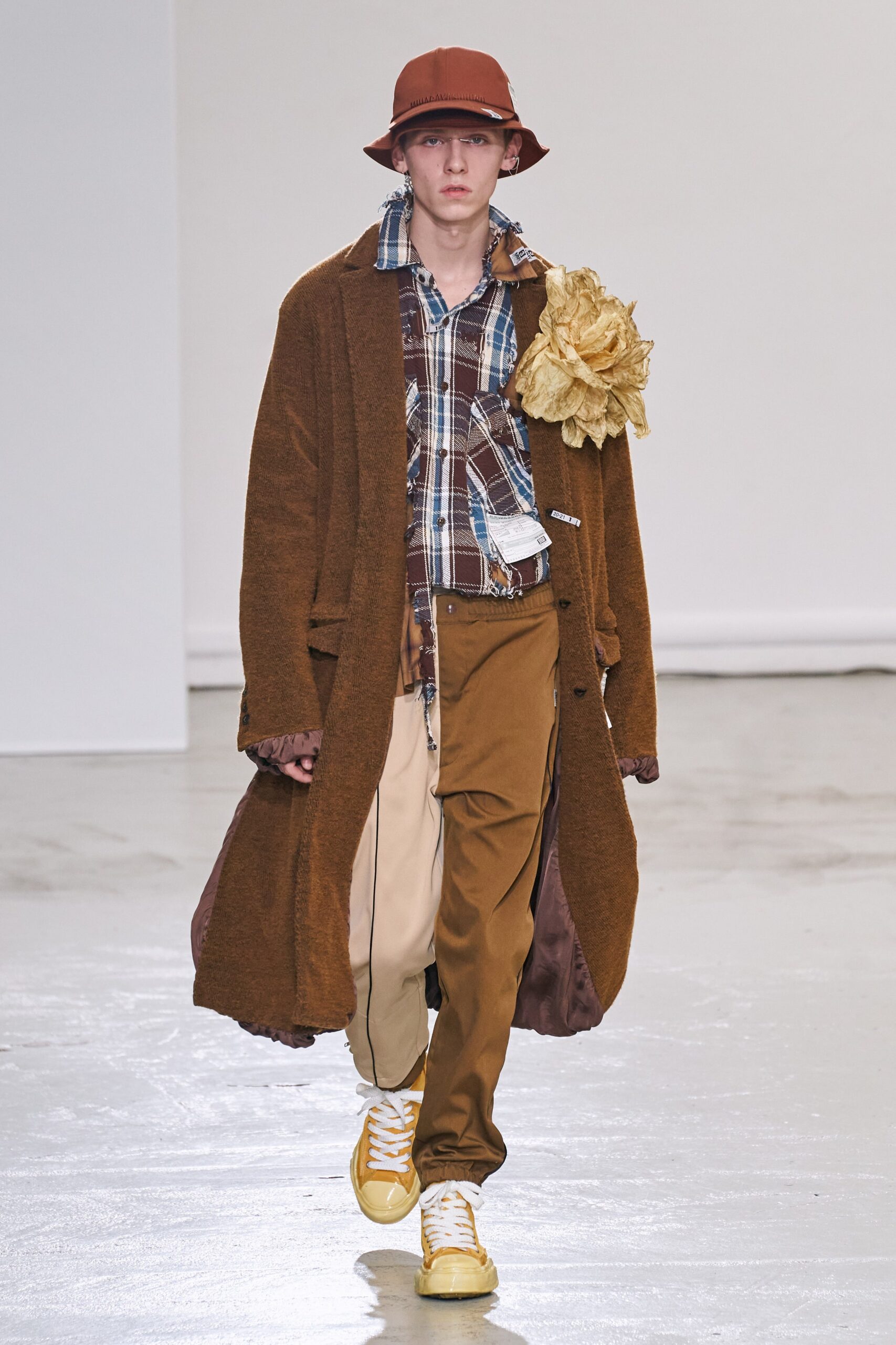Maison Mihara Yasuhiro F/W 20 Menswear Look 4