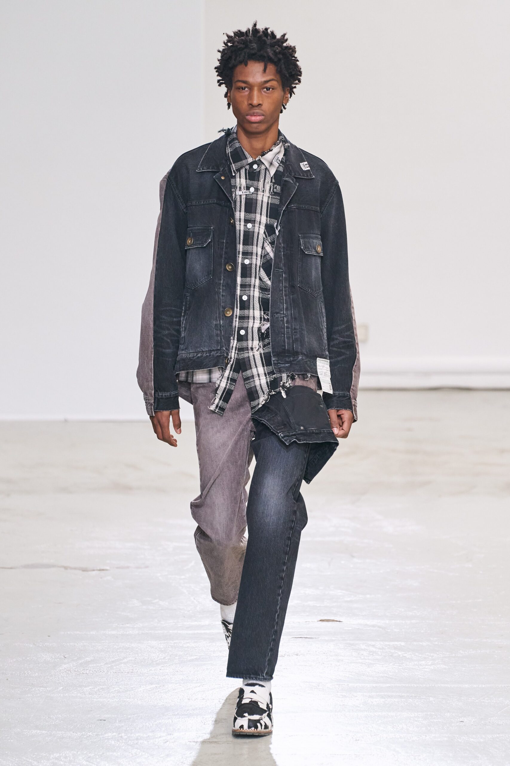Maison Mihara Yasuhiro F/W 20 Menswear Look 12