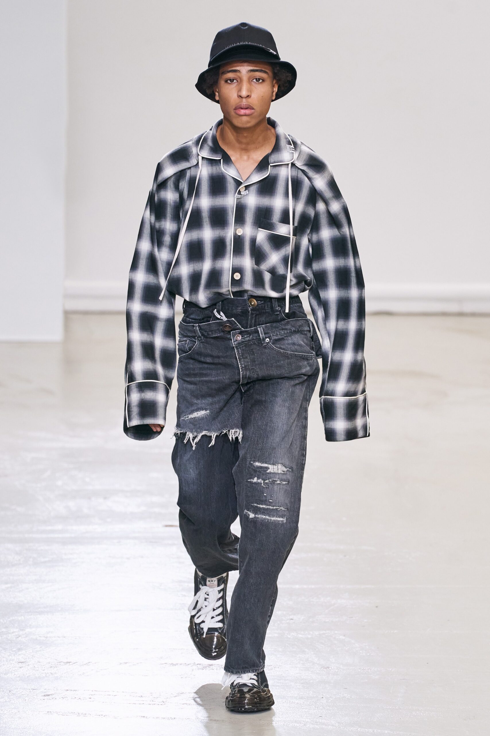 Maison Mihara Yasuhiro F/W 20 Menswear Look 29