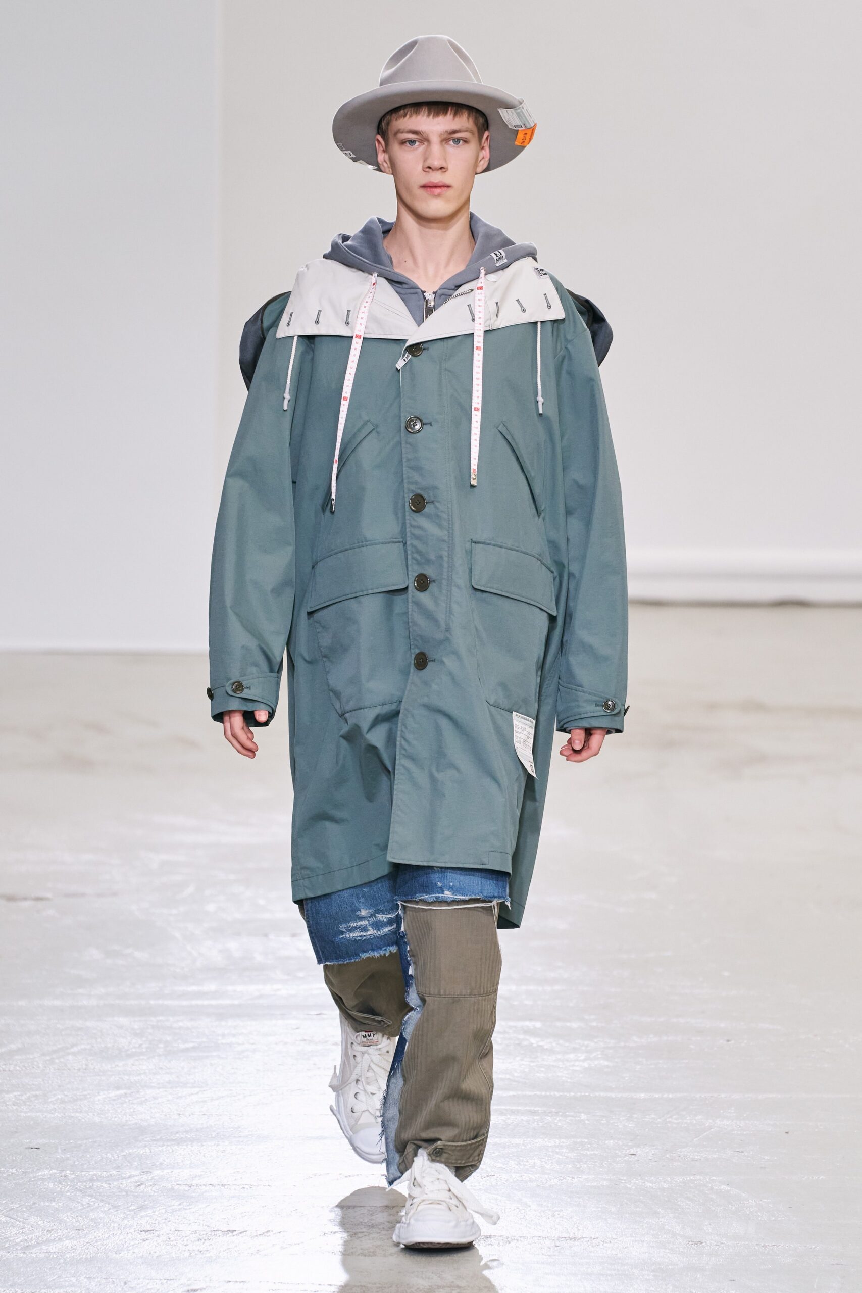 Maison Mihara Yasuhiro F/W 20 Menswear Look 33